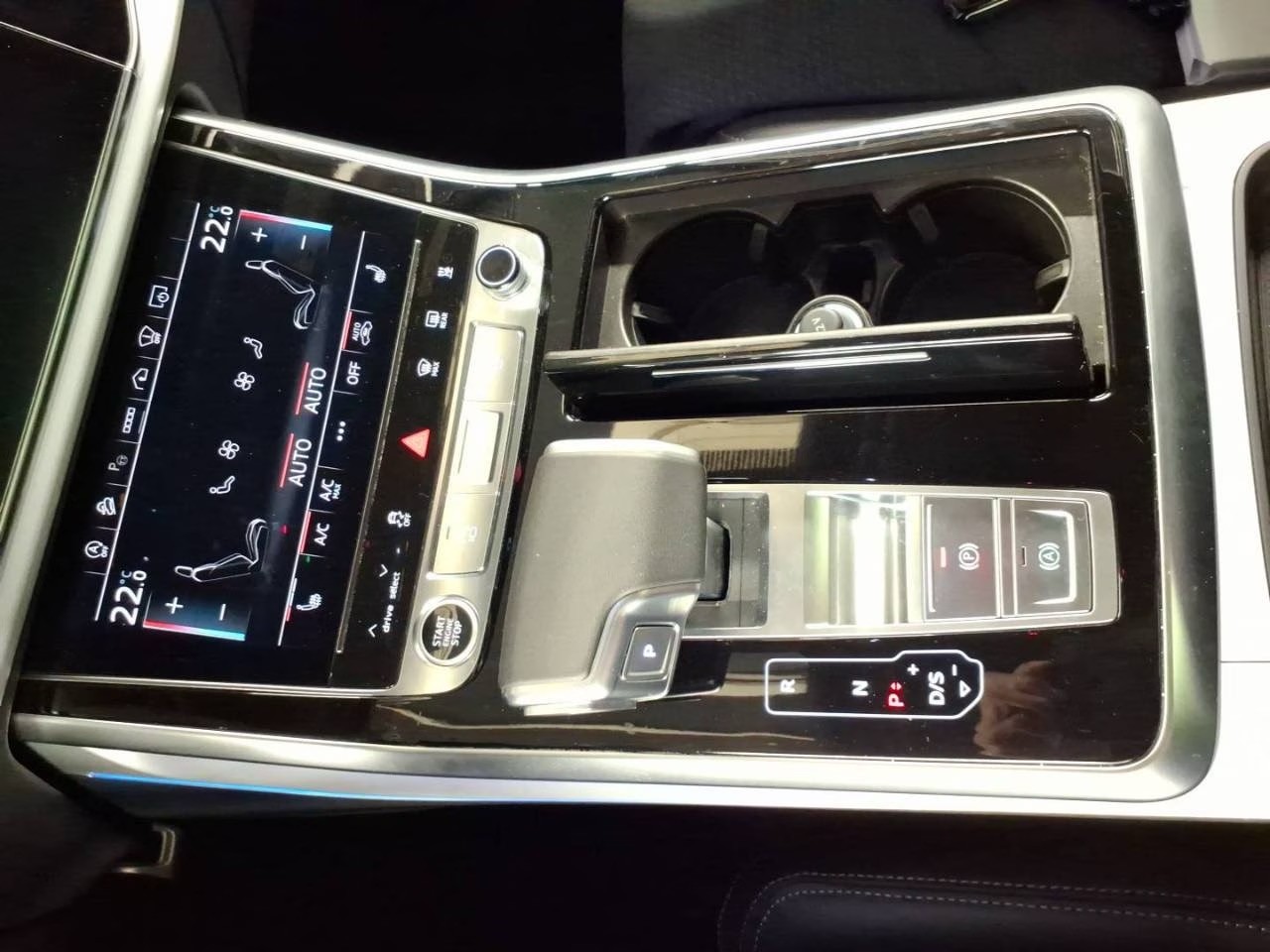 AUDI Q7 SUV TFSI quattro 250 kW S line tiptronic-image-10