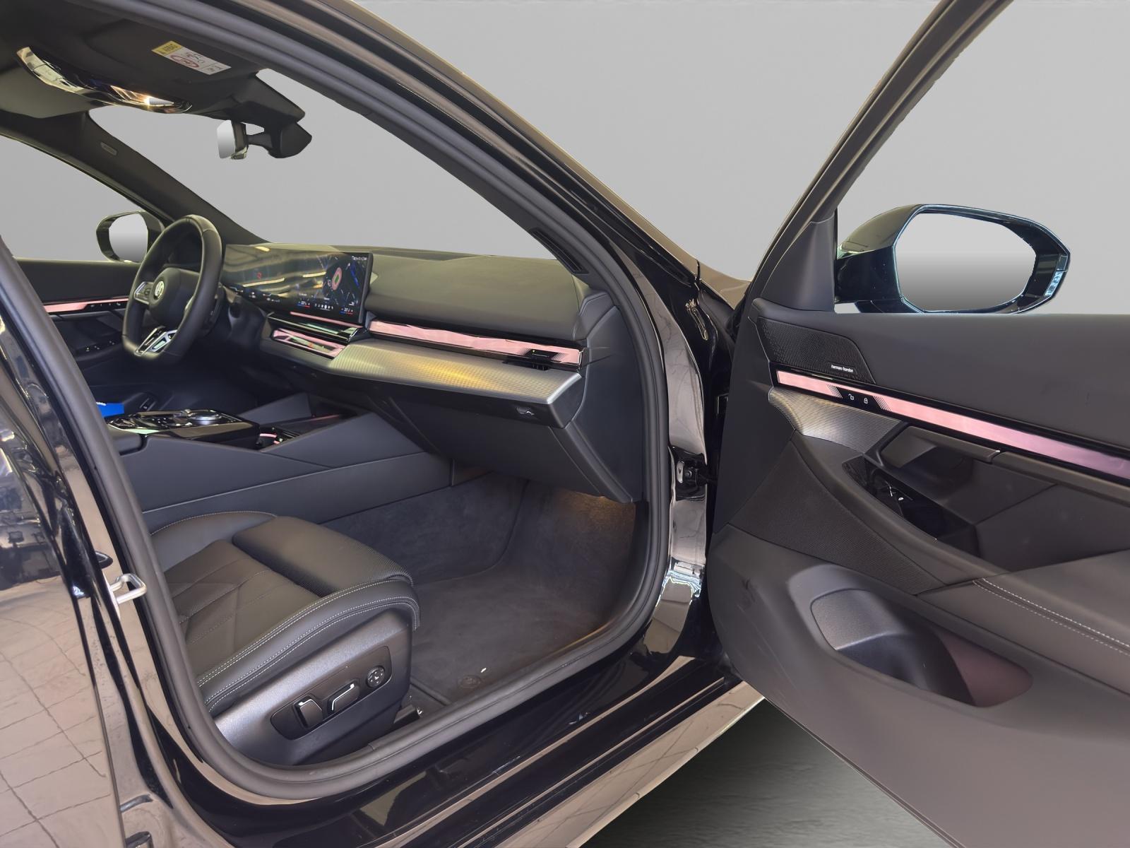 BMW 520d xDrive Touring M-SportPaket-image-18