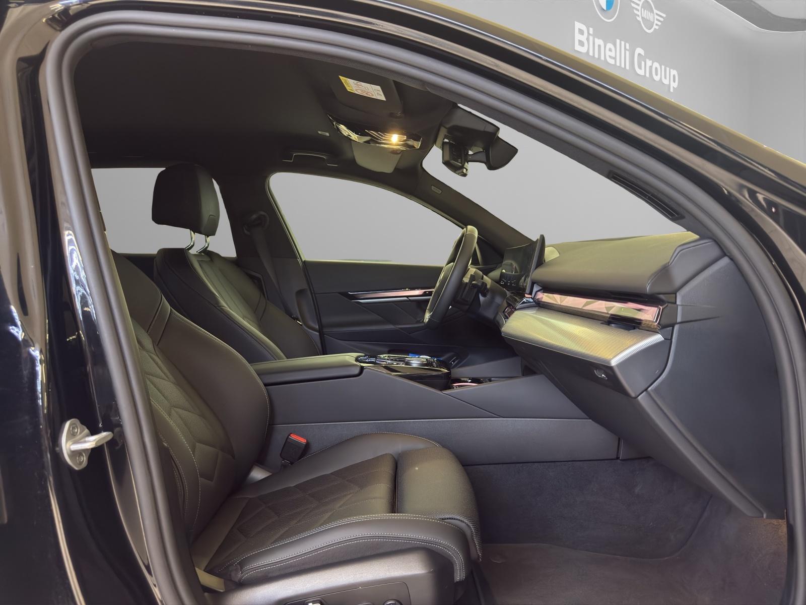 BMW 520d xDrive Touring M-SportPaket-image-16
