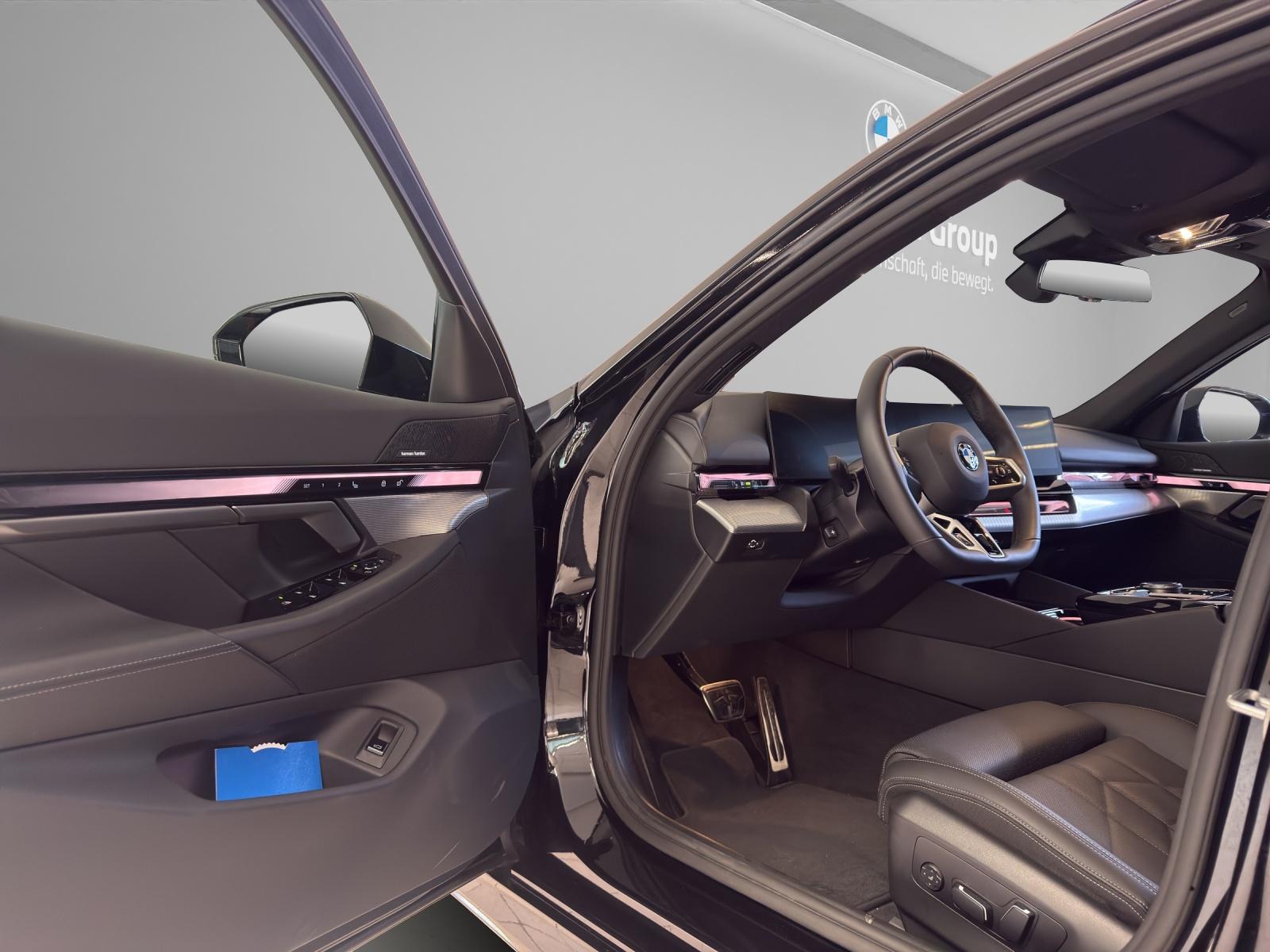 BMW 520d xDrive Touring M-SportPaket-image-9