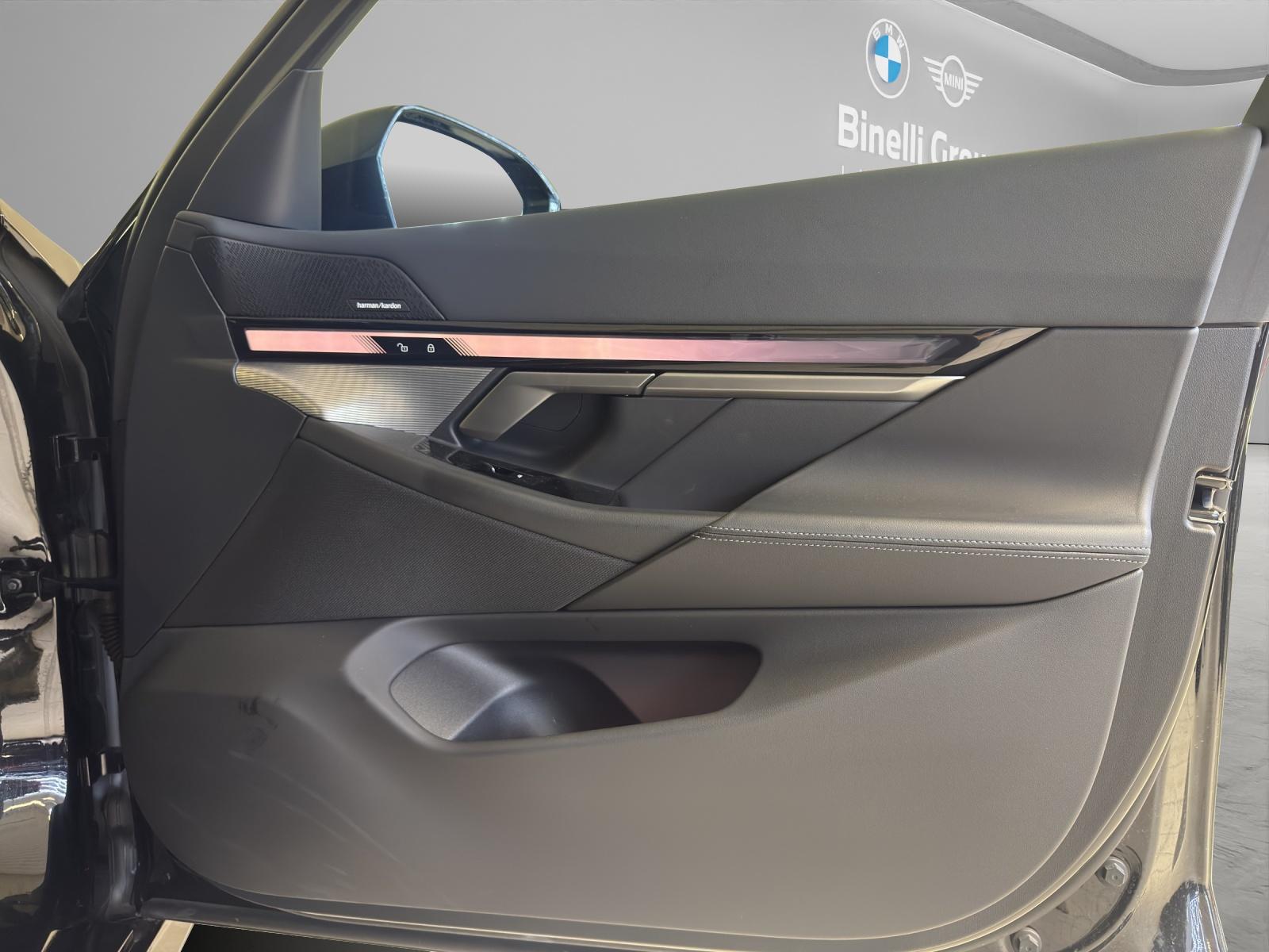 BMW 520d xDrive Touring M-SportPaket-image-17