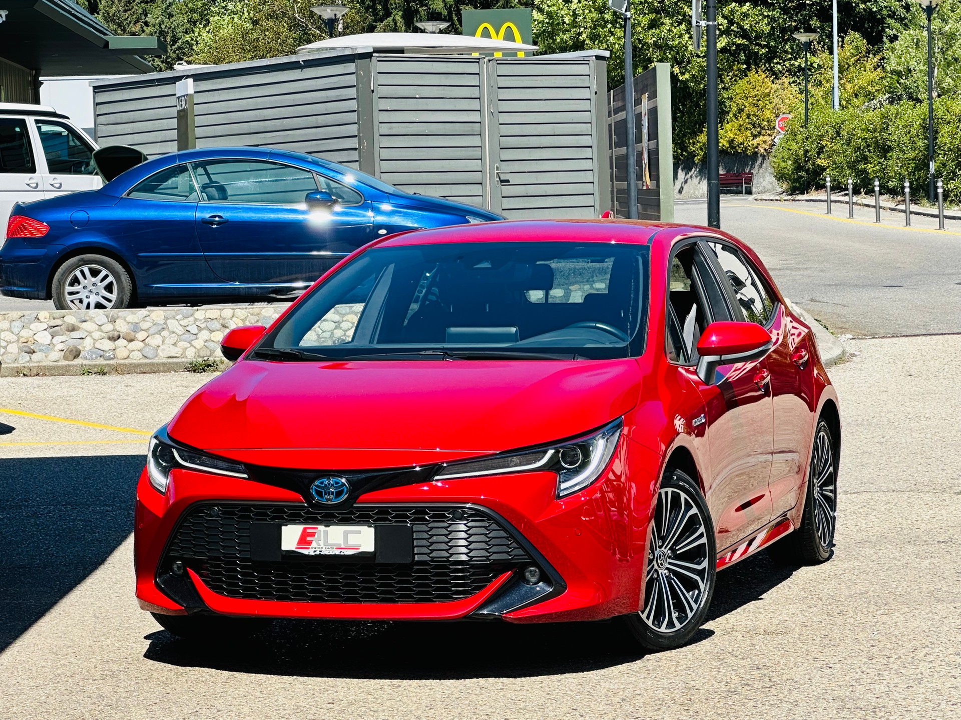 TOYOTA Corolla 1.8 HSD Trend e-CVT-showroom-element-2