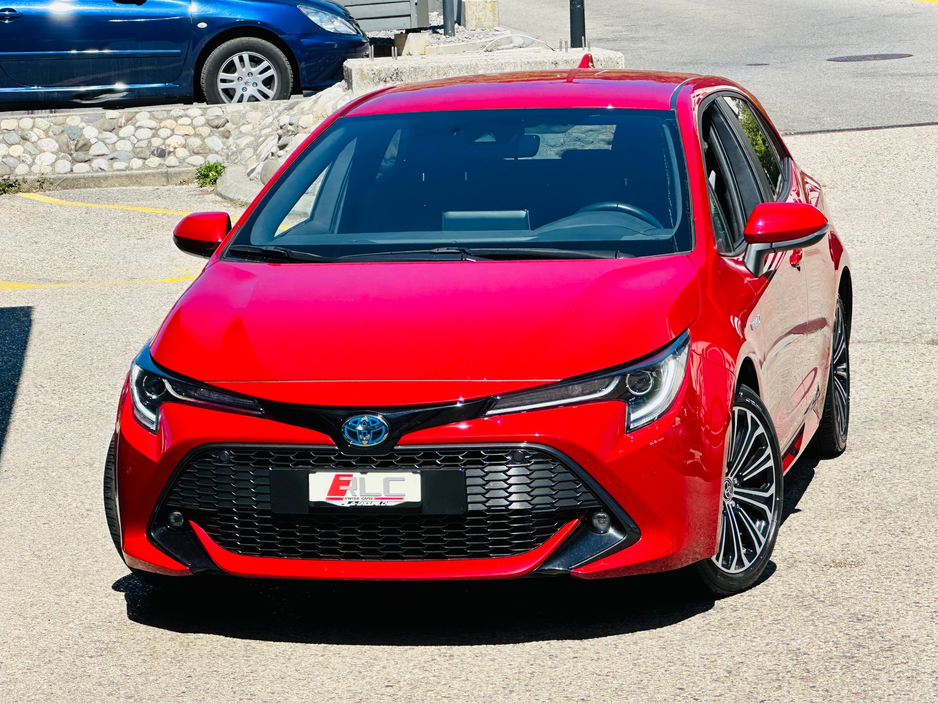TOYOTA Corolla 1.8 HSD Trend e-CVT-showroom-element-1