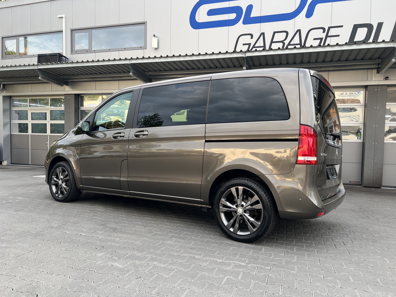 MERCEDES-BENZ V 250 d kompakt 4Matic 7G-Tronic-showroom-element-2