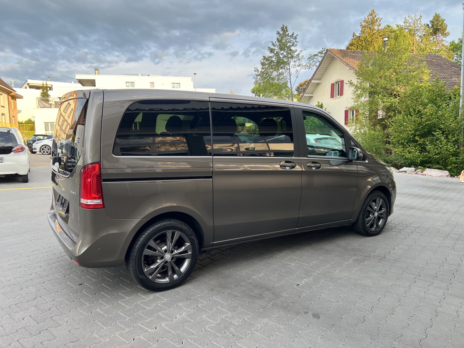 MERCEDES-BENZ V 250 d kompakt 4Matic 7G-Tronic-showroom-element-3