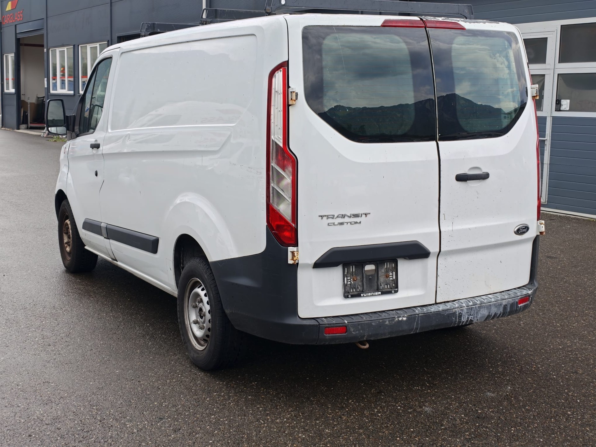 FORD Transit Custom Van 250 L1H1 Level 3-image-3