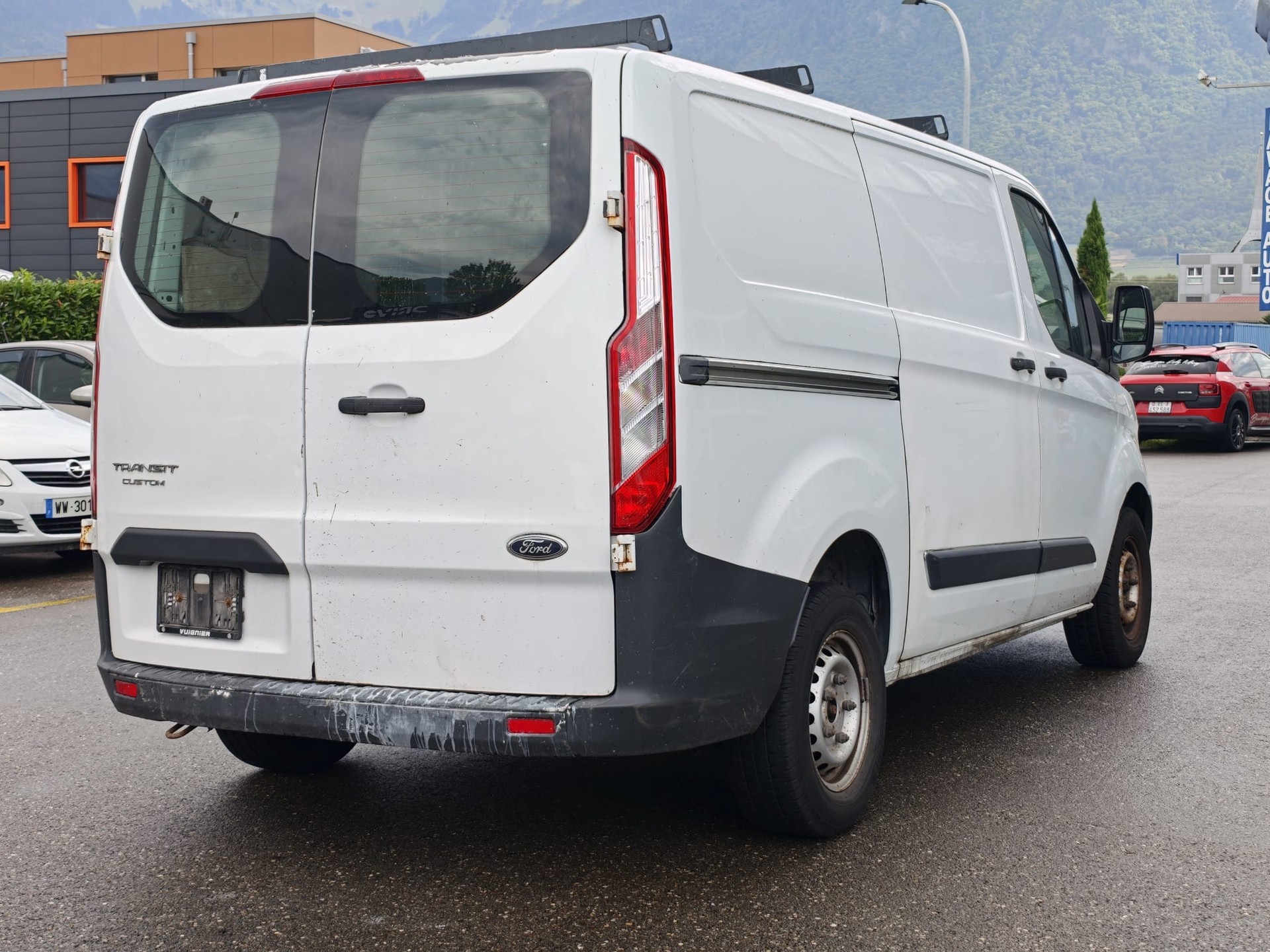 FORD Transit Custom Van 250 L1H1 Level 3-image-6