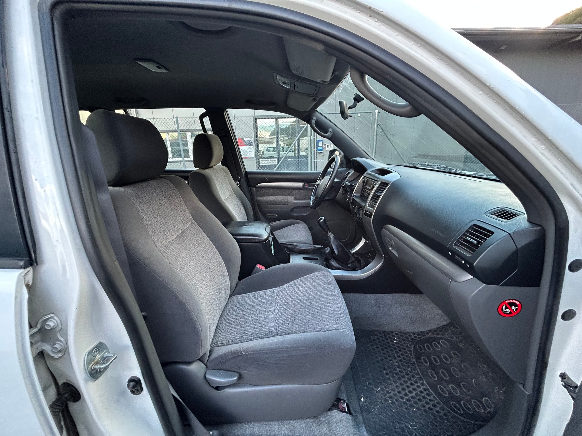 TOYOTA Land Cruiser 3.0 TD Linea Terra-image-10
