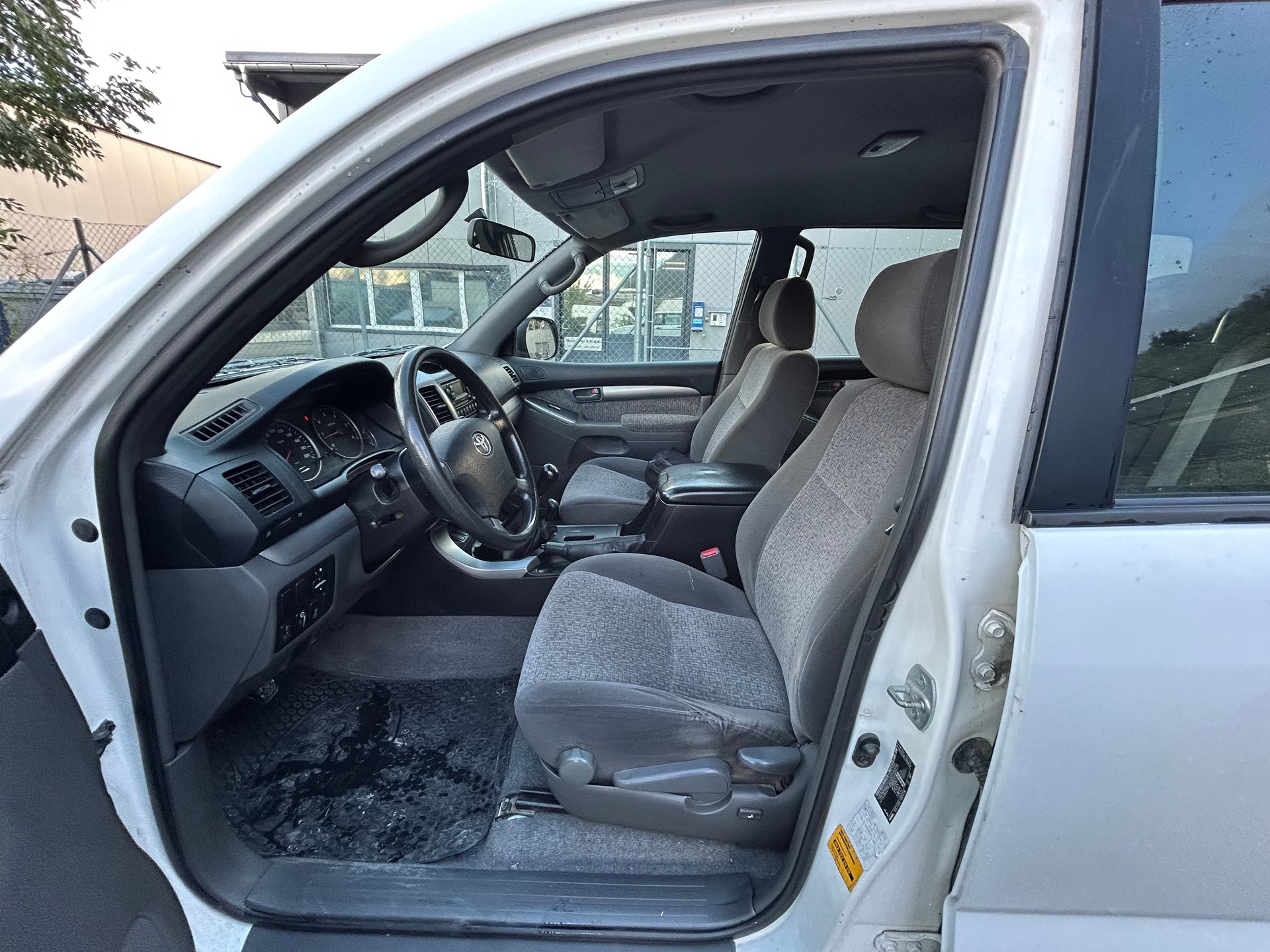 TOYOTA Land Cruiser 3.0 TD Linea Terra-image-9