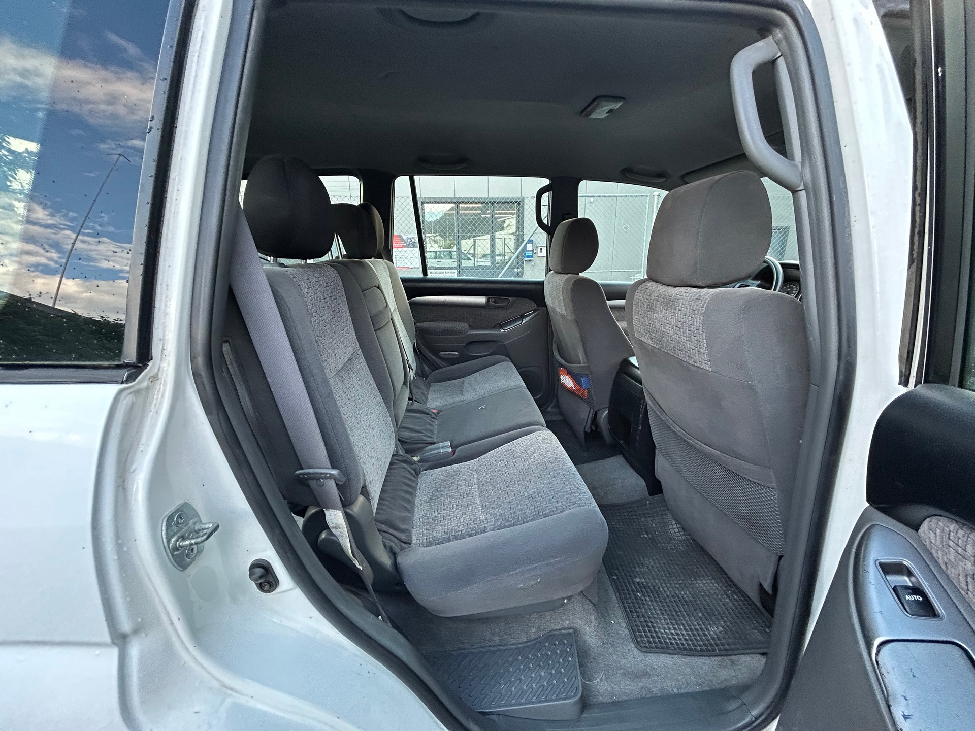 TOYOTA Land Cruiser 3.0 TD Linea Terra-image-11