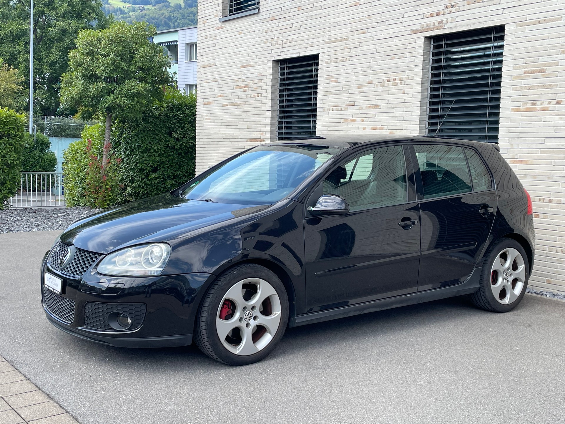 VW Golf 2.0 TFSI GTI-image-1