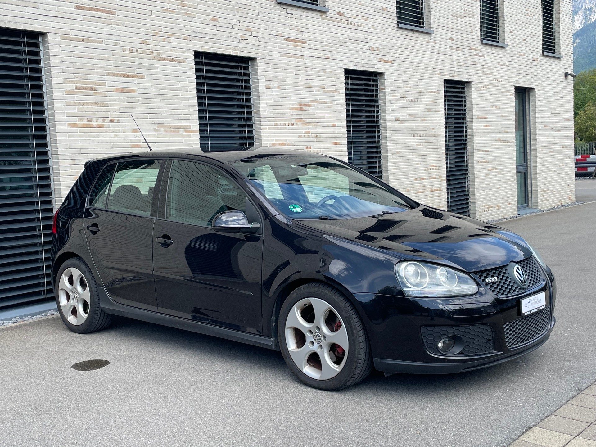 VW Golf 2.0 TFSI GTI-image-5