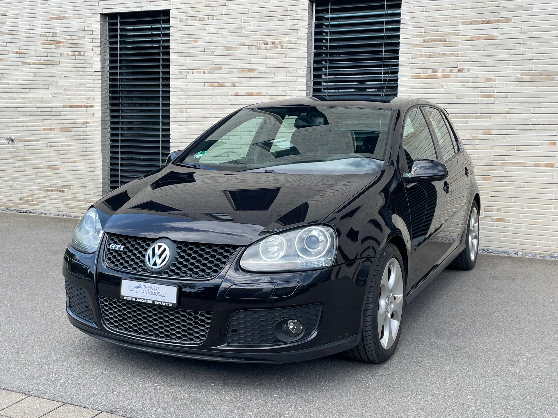VW Golf 2.0 TFSI GTI-image-0