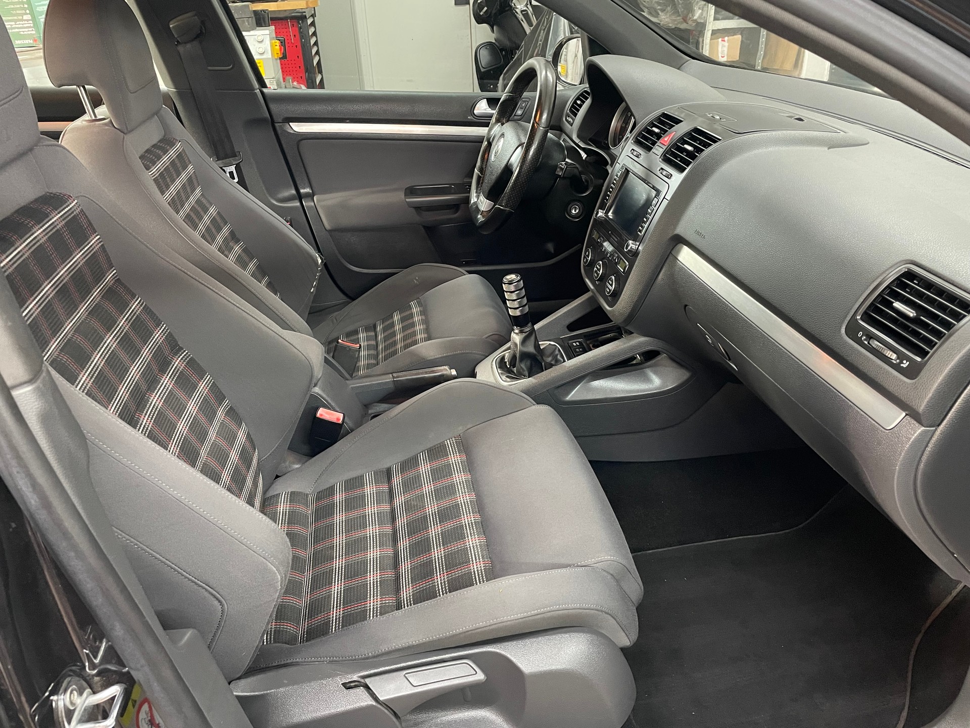 VW Golf 2.0 TFSI GTI-image-13