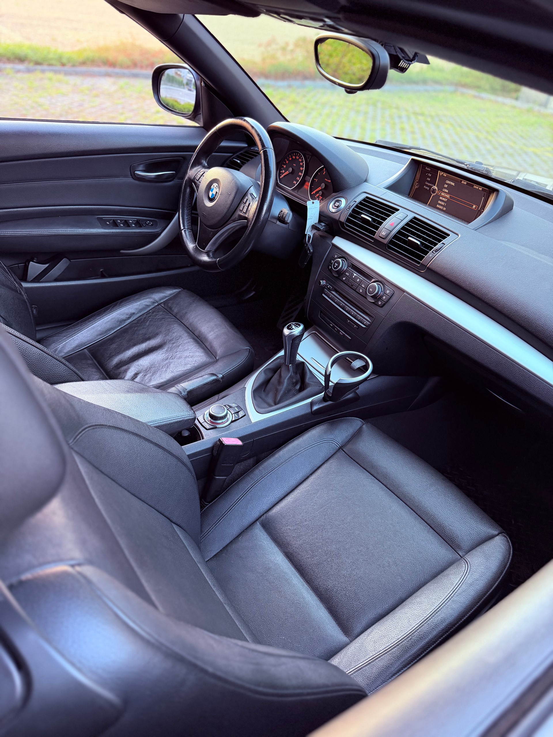 BMW 118d Cabrio-image-10