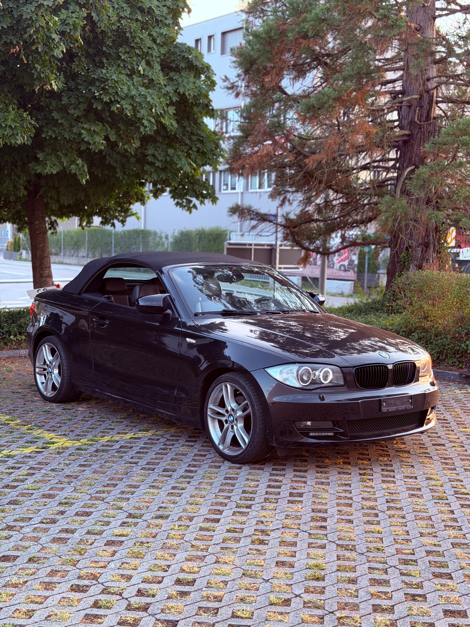 BMW 118d Cabrio-image-13