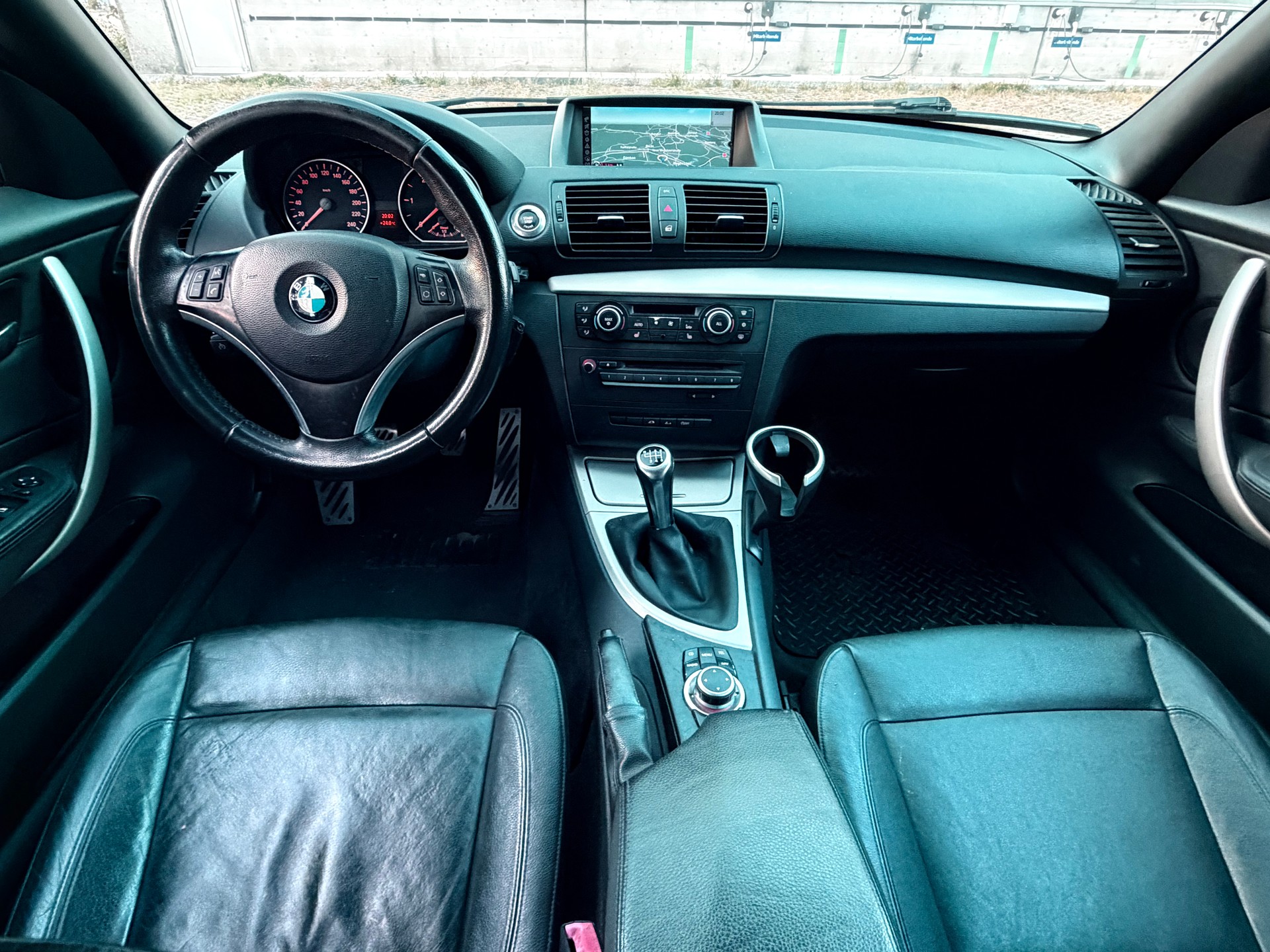 BMW 118d Cabrio-image-8