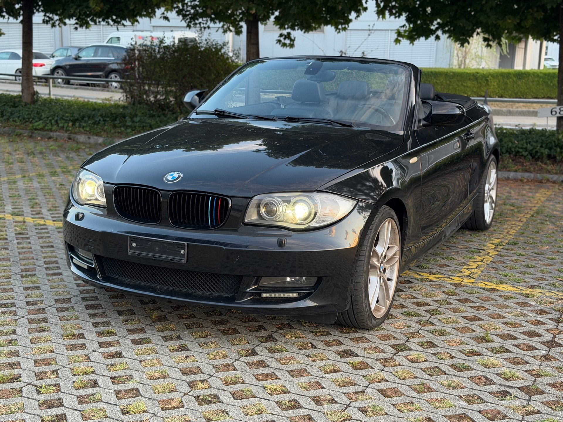 BMW 118d Cabrio-image-5