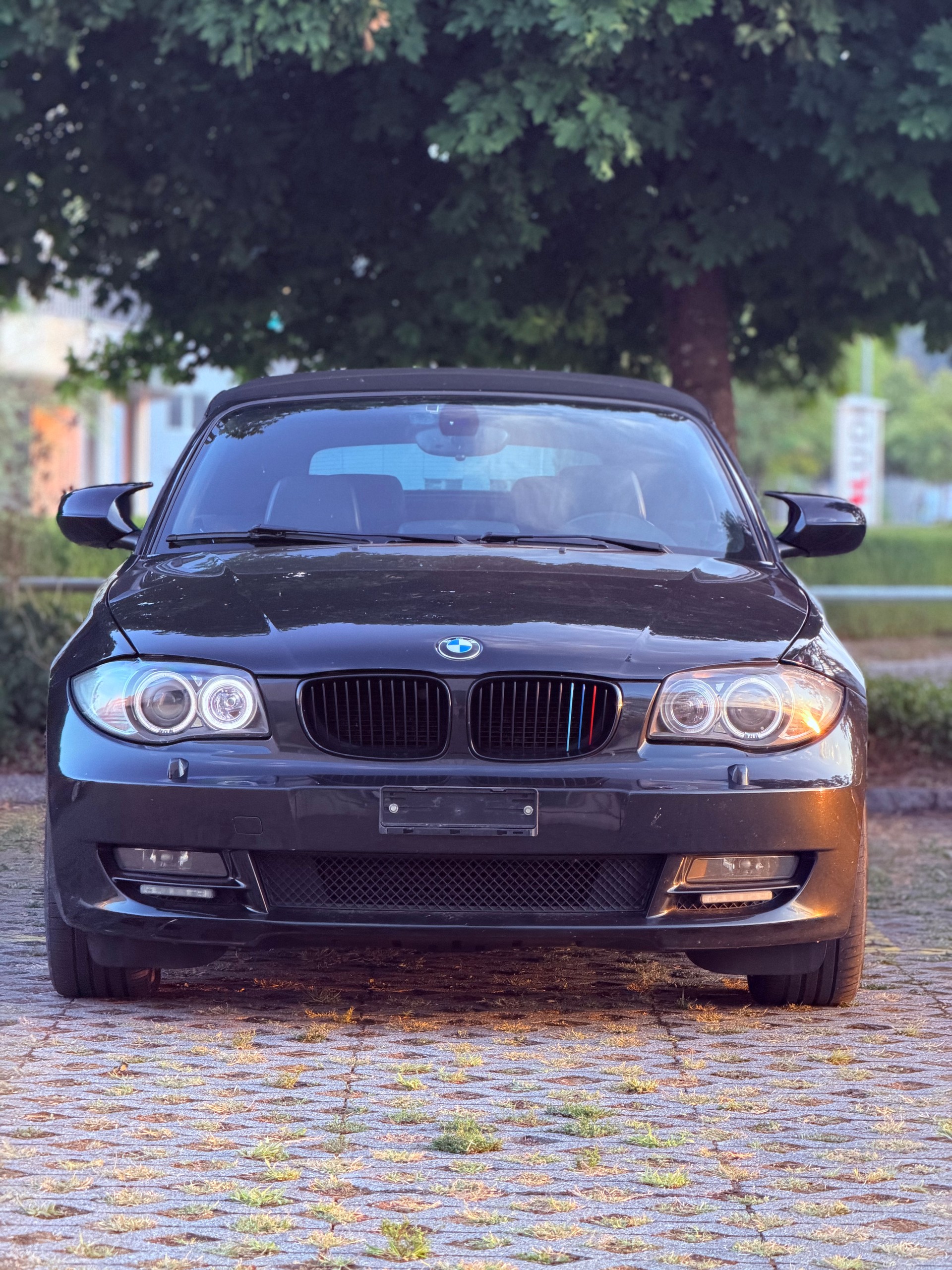 BMW 118d Cabrio-image-12