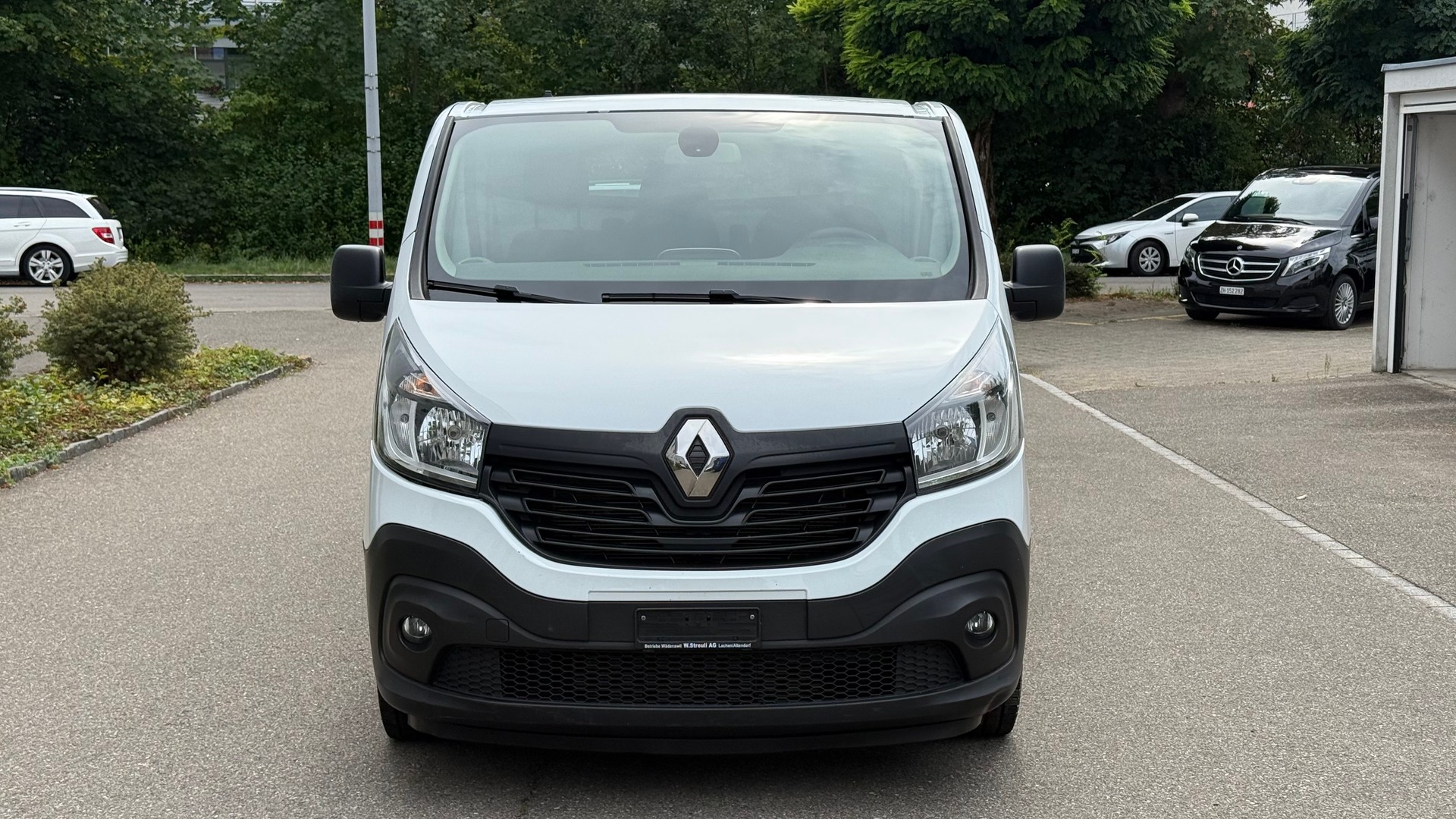 RENAULT Trafic 1.6 ENERGY TwinT. dCi120 2.9t Business L2H1-image-2