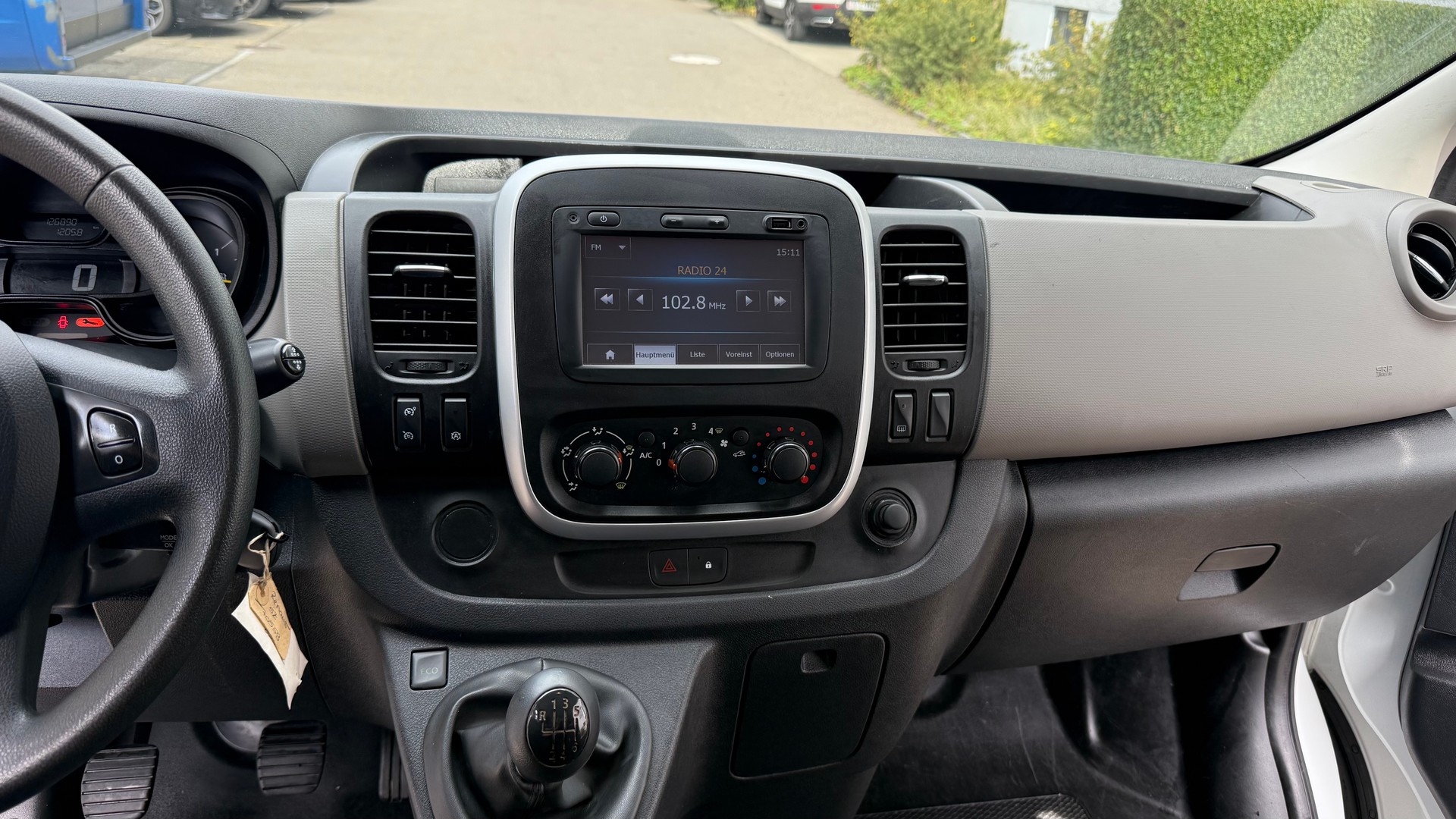 RENAULT Trafic 1.6 ENERGY TwinT. dCi120 2.9t Business L2H1-image-10