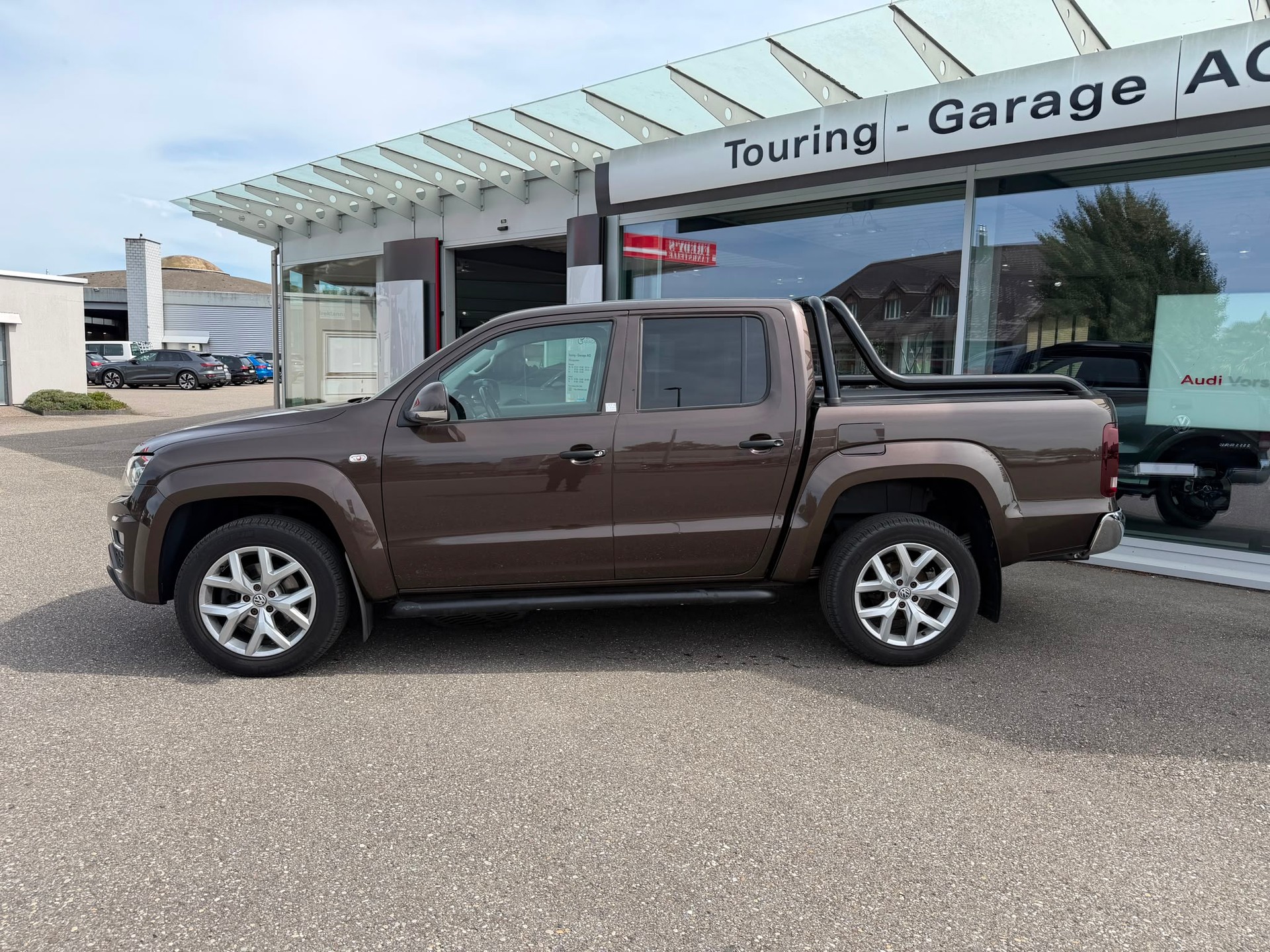 VW Amarok 3.0TDI Crossline 4Motion Automatic-image-1