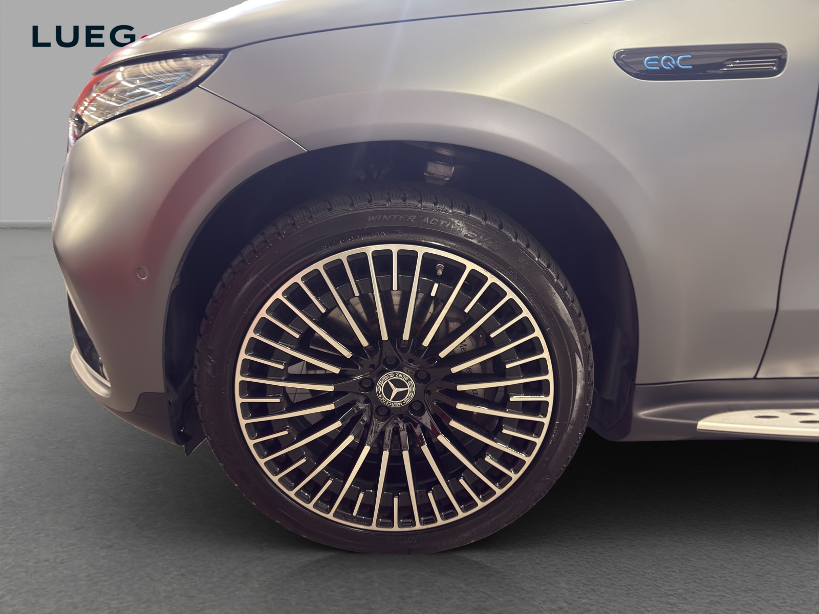 MERCEDES-BENZ EQC 400 4M - EQ Star / DISTRONIC / 360 Grad Kamera / Head-Up Display-image-6