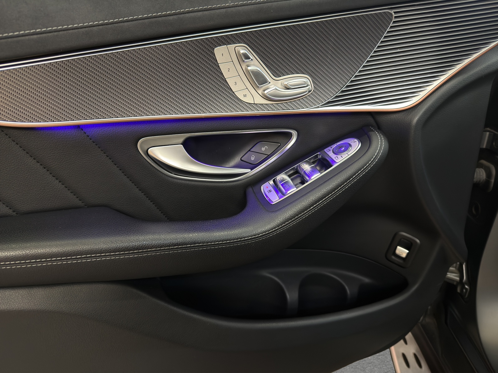 MERCEDES-BENZ EQC 400 4M - EQ Star / DISTRONIC / 360 Grad Kamera / Head-Up Display-image-12