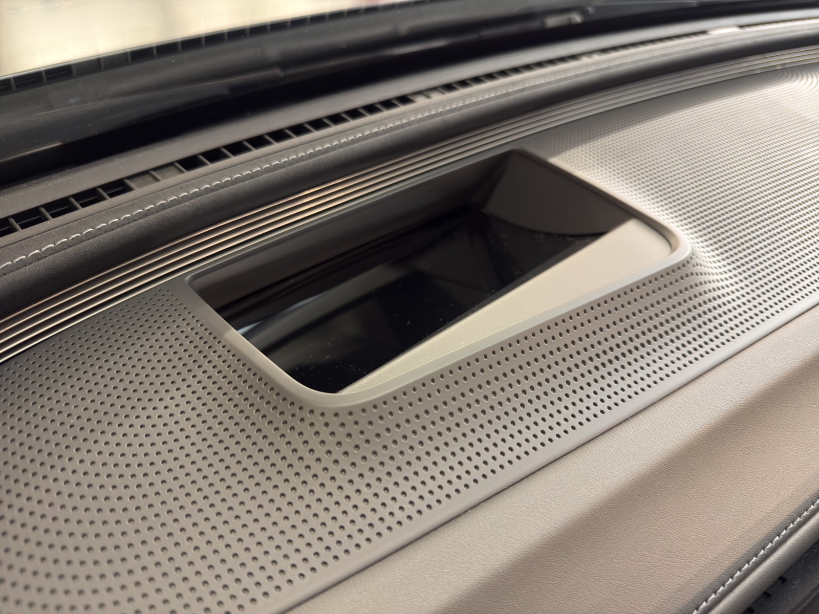 MERCEDES-BENZ EQC 400 4M - EQ Star / DISTRONIC / 360 Grad Kamera / Head-Up Display-image-15