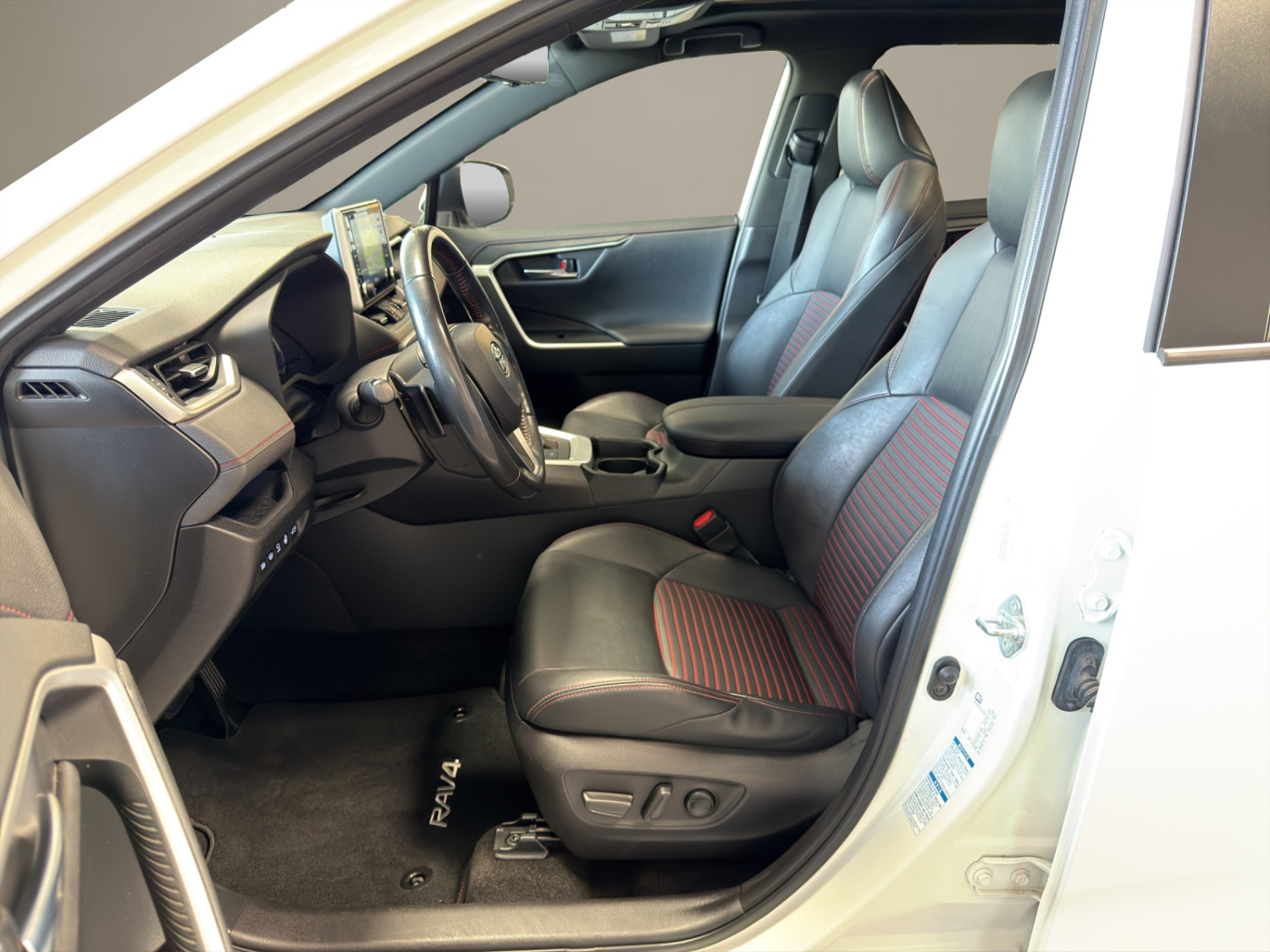 TOYOTA RAV4 2.5 Plug-In-Hybrid Premium-image-8