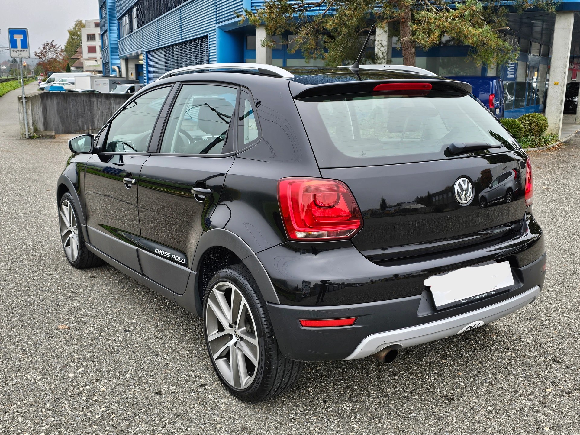 VW CrossPolo-image-3