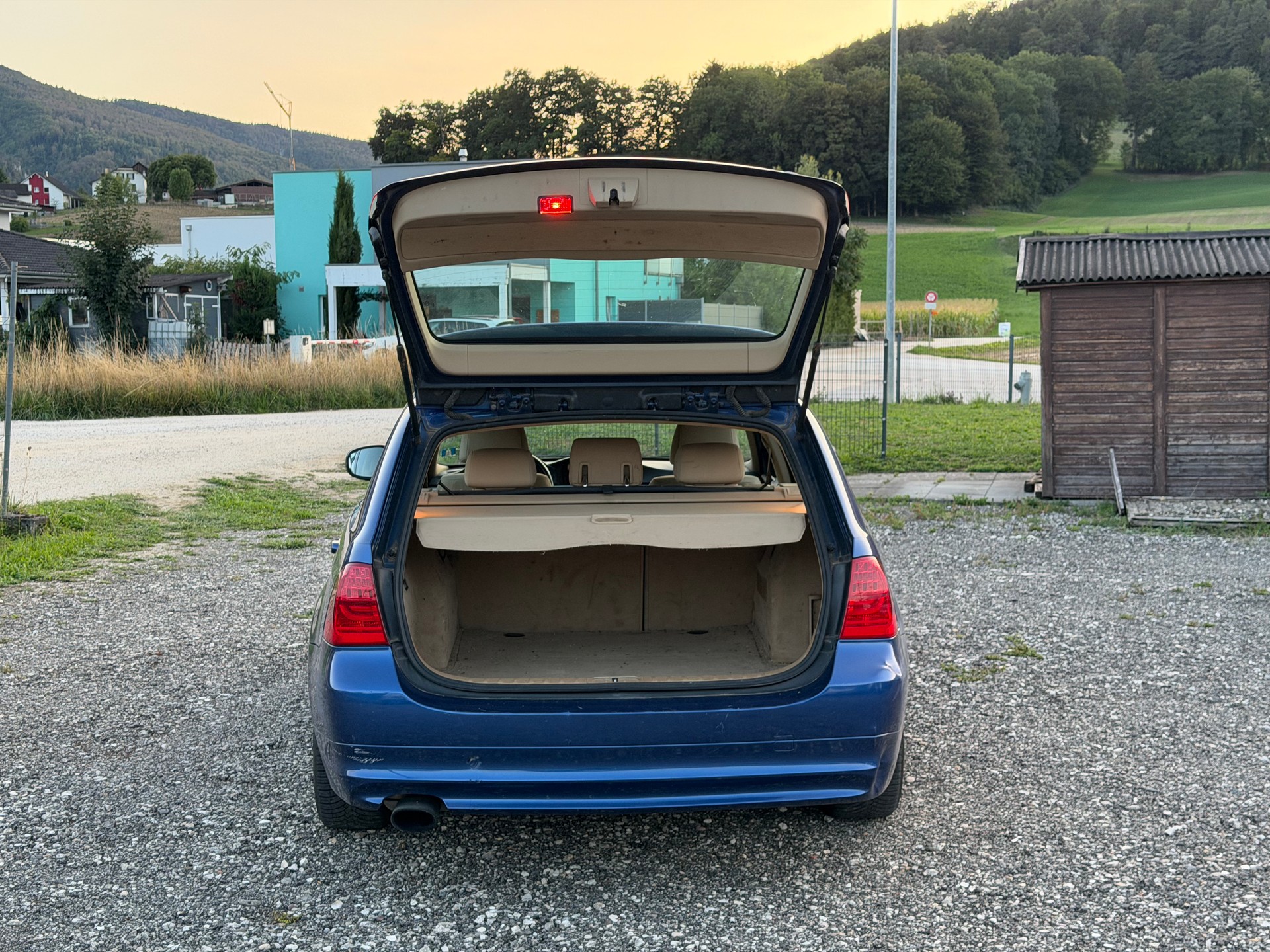 BMW 318i Touring Dynamic Edition Steptronic-image-8