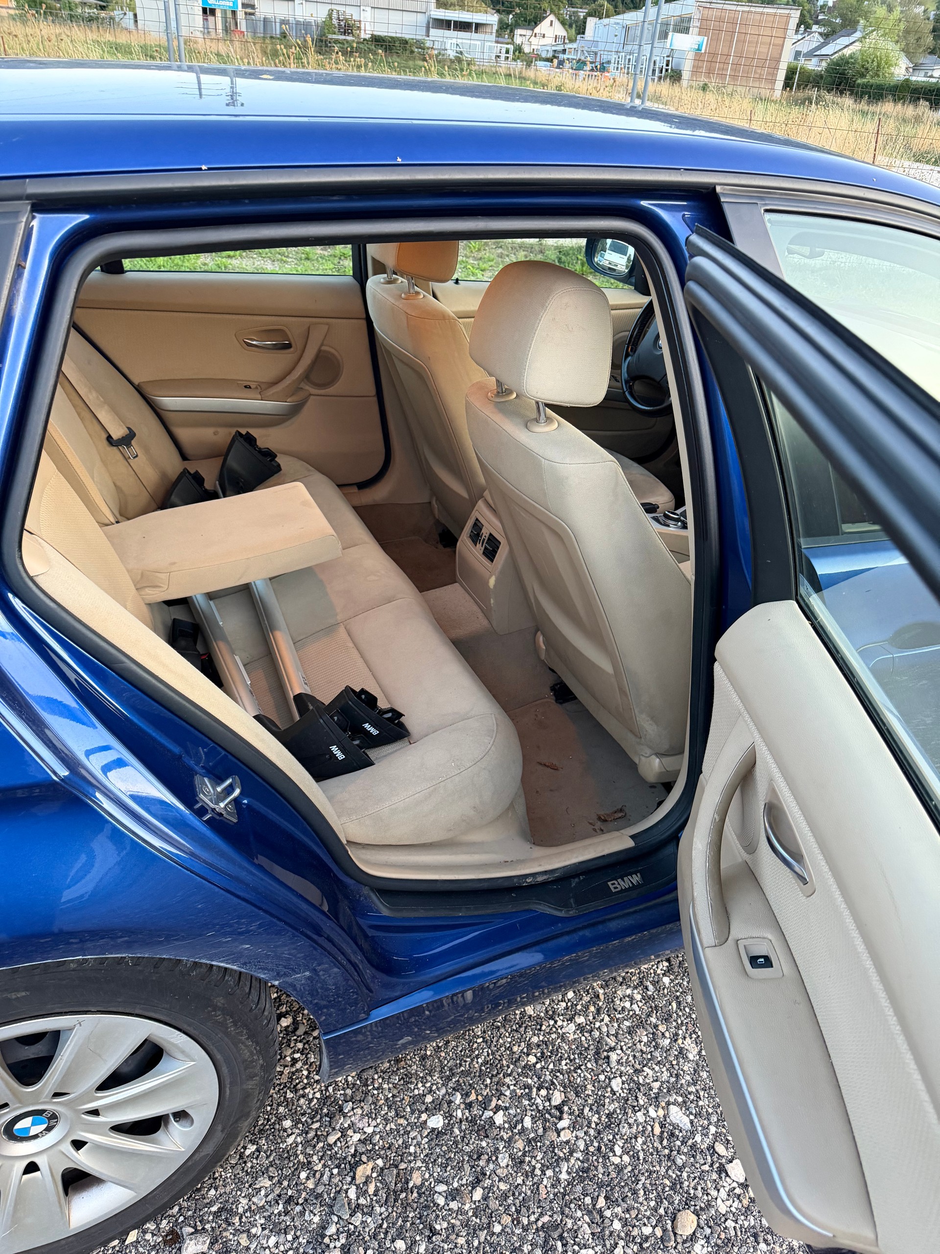 BMW 318i Touring Dynamic Edition Steptronic-image-5