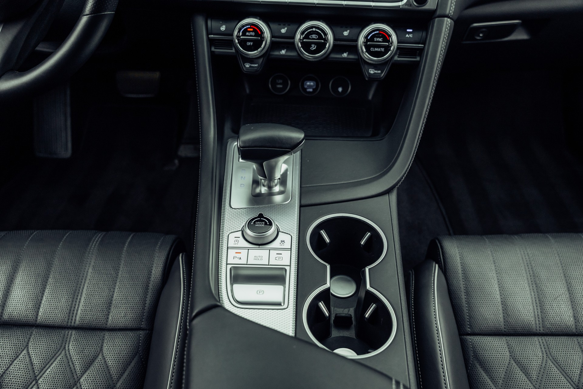 GENESIS G70 Shooting Brake 2.2 CRDI Luxus AT8 AWD Hallasan Green-image-13
