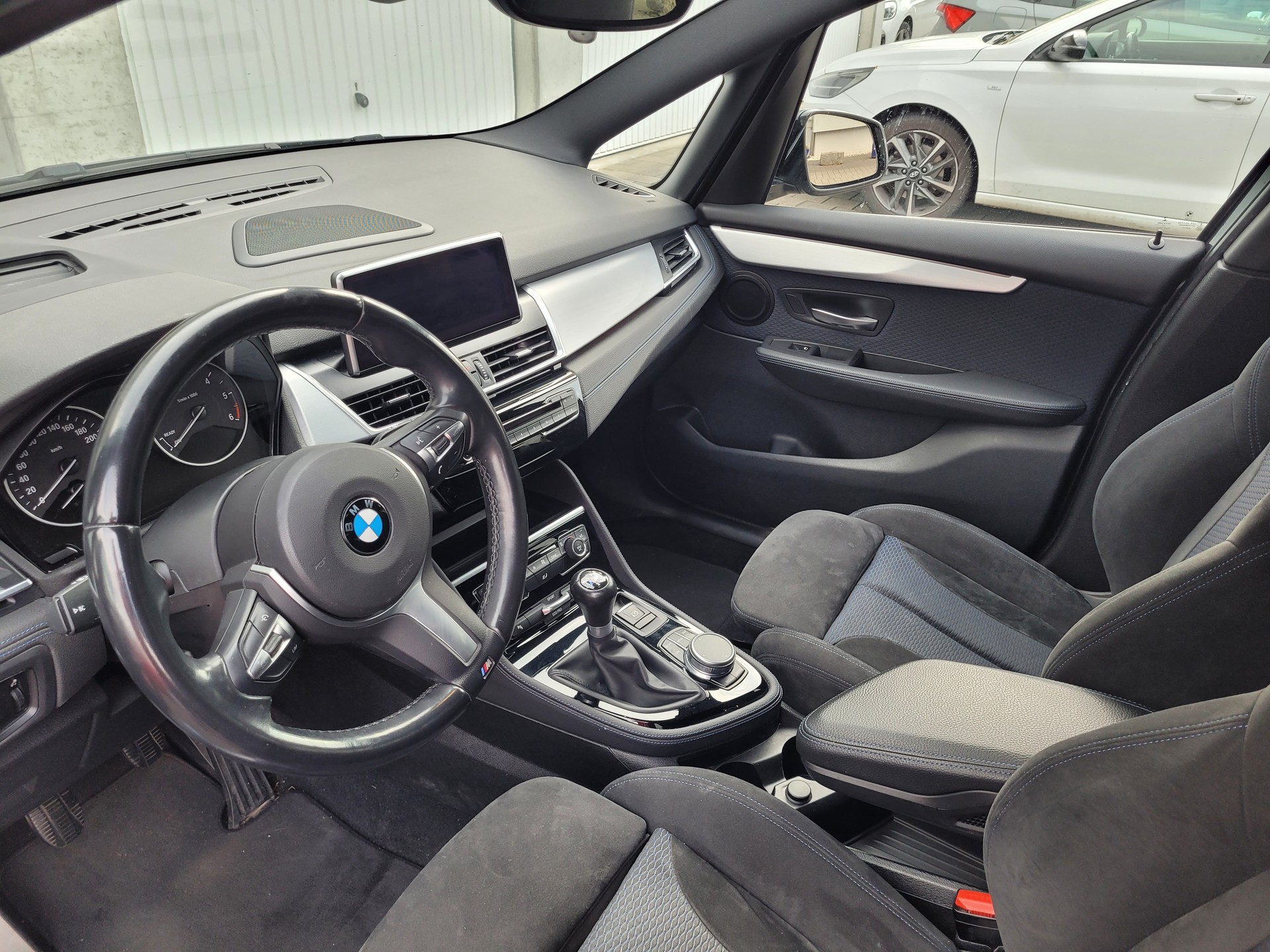BMW 220d-image-8
