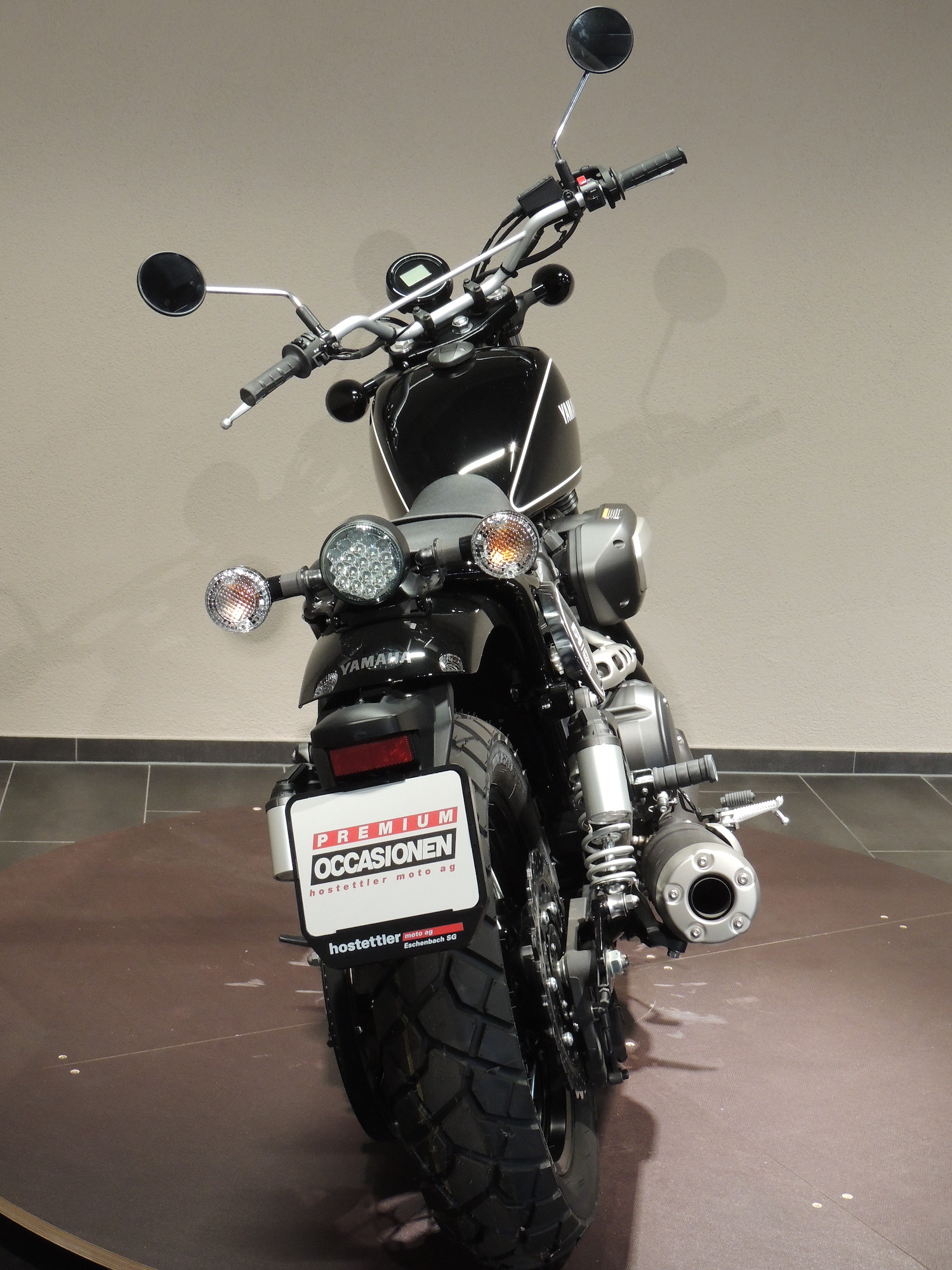 YAMAHA SCR 950-showroom-element-3