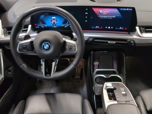 BMW iX2 xDrive 30 M Sport Pro-image-9