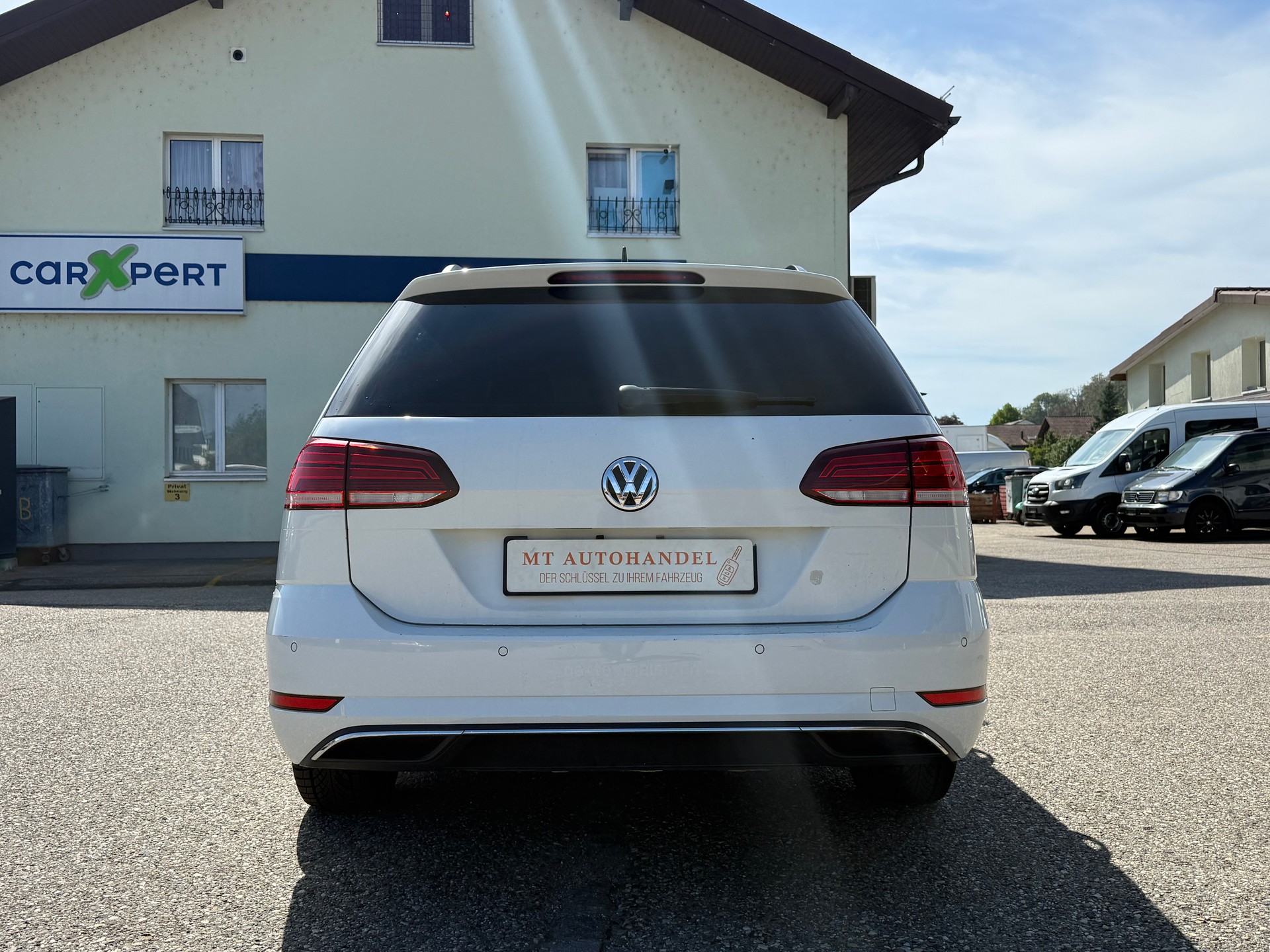 VW Golf Variant 2.0 TDI Comfortline DSG-image-3
