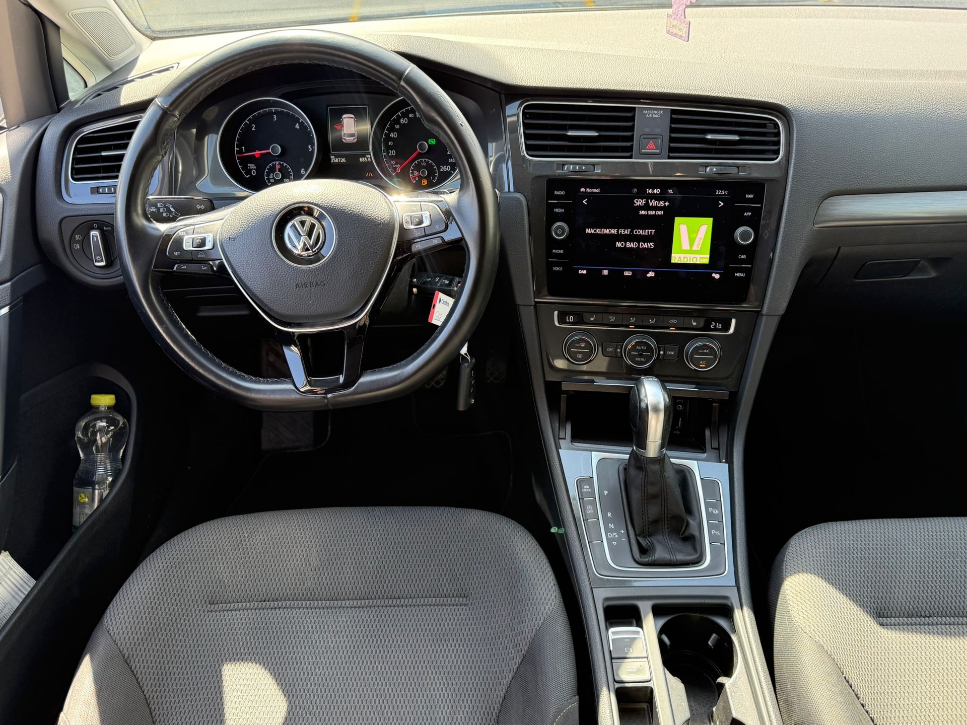 VW Golf Variant 2.0 TDI Comfortline DSG-image-10