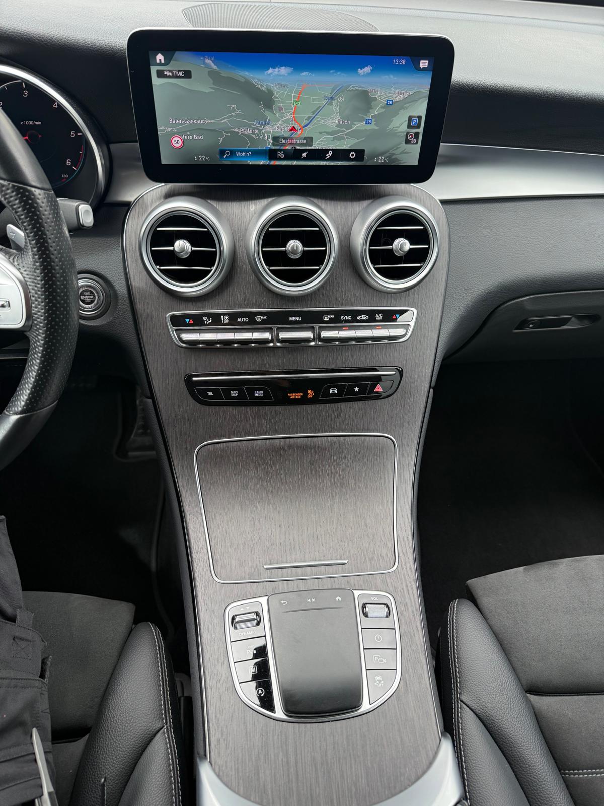 MERCEDES-BENZ GLC 220 d AMG Line 4m-image-19