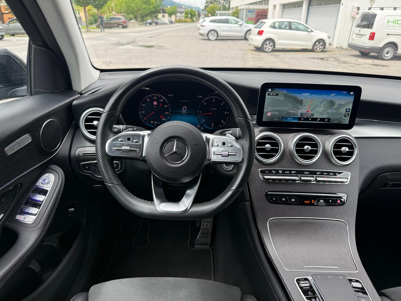MERCEDES-BENZ GLC 220 d AMG Line 4m-image-16
