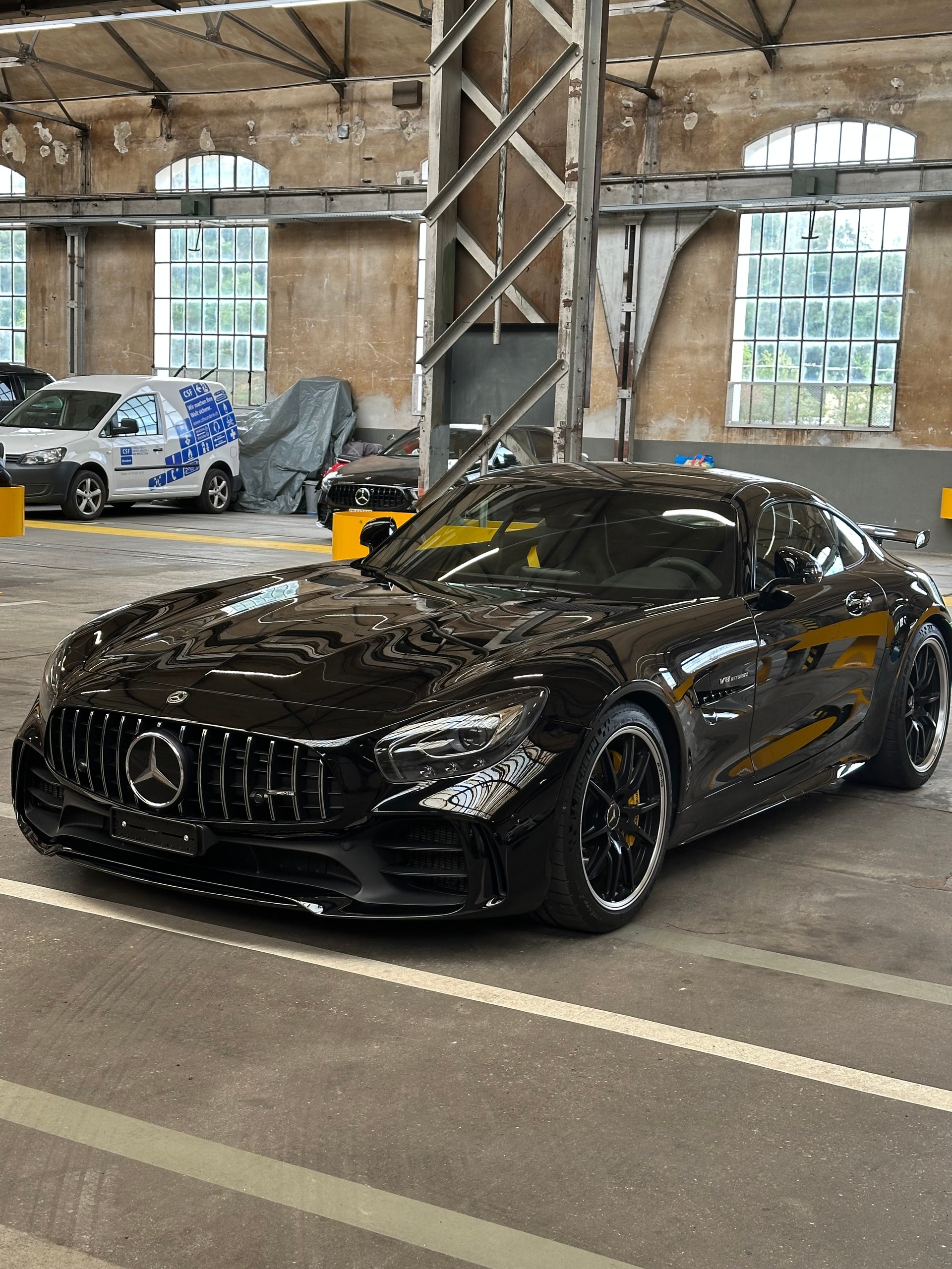 MERCEDES-BENZ AMG GT R-image-0