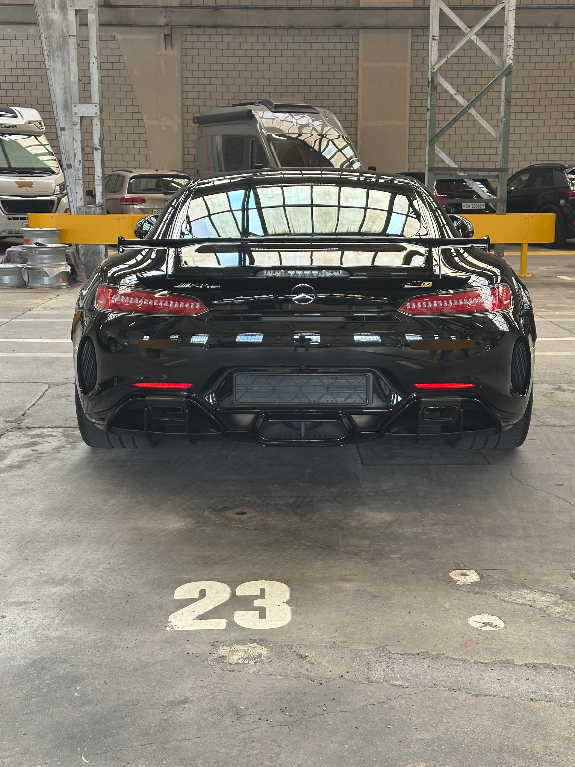 MERCEDES-BENZ AMG GT R-image-1
