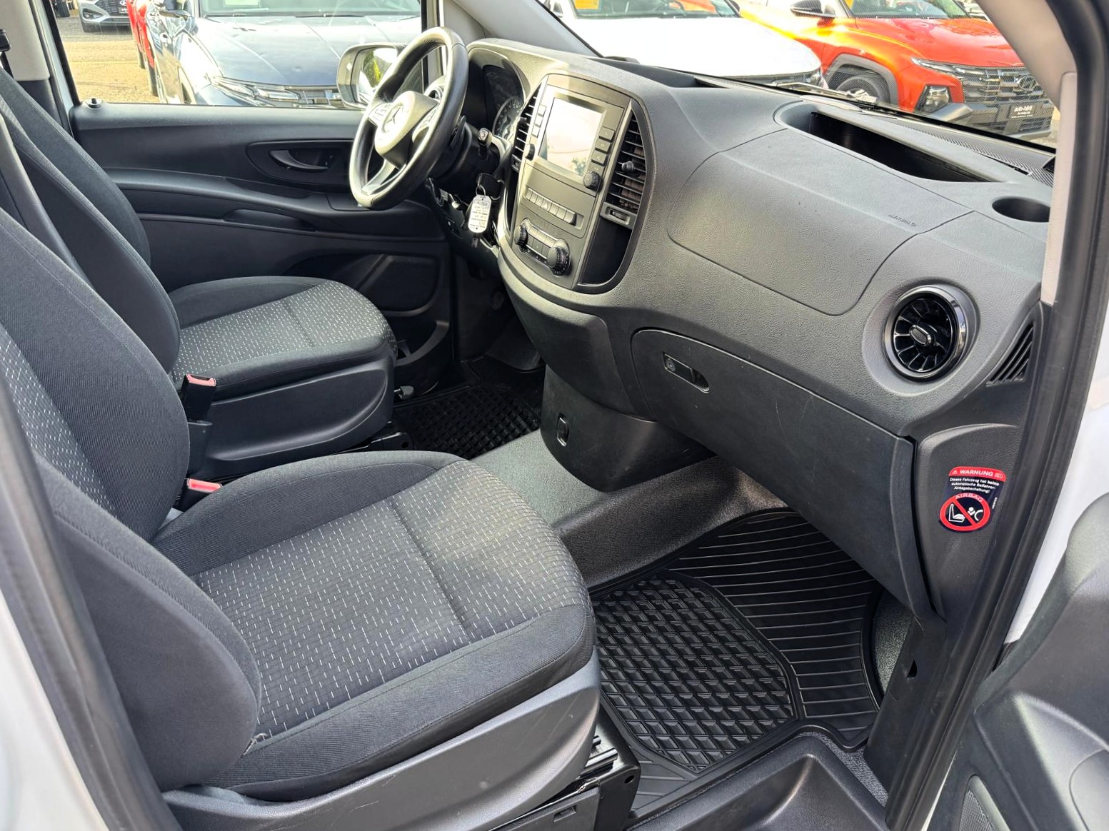 MERCEDES-BENZ Vito 114 CDI Base Extra-Long 9G 4WD-image-4