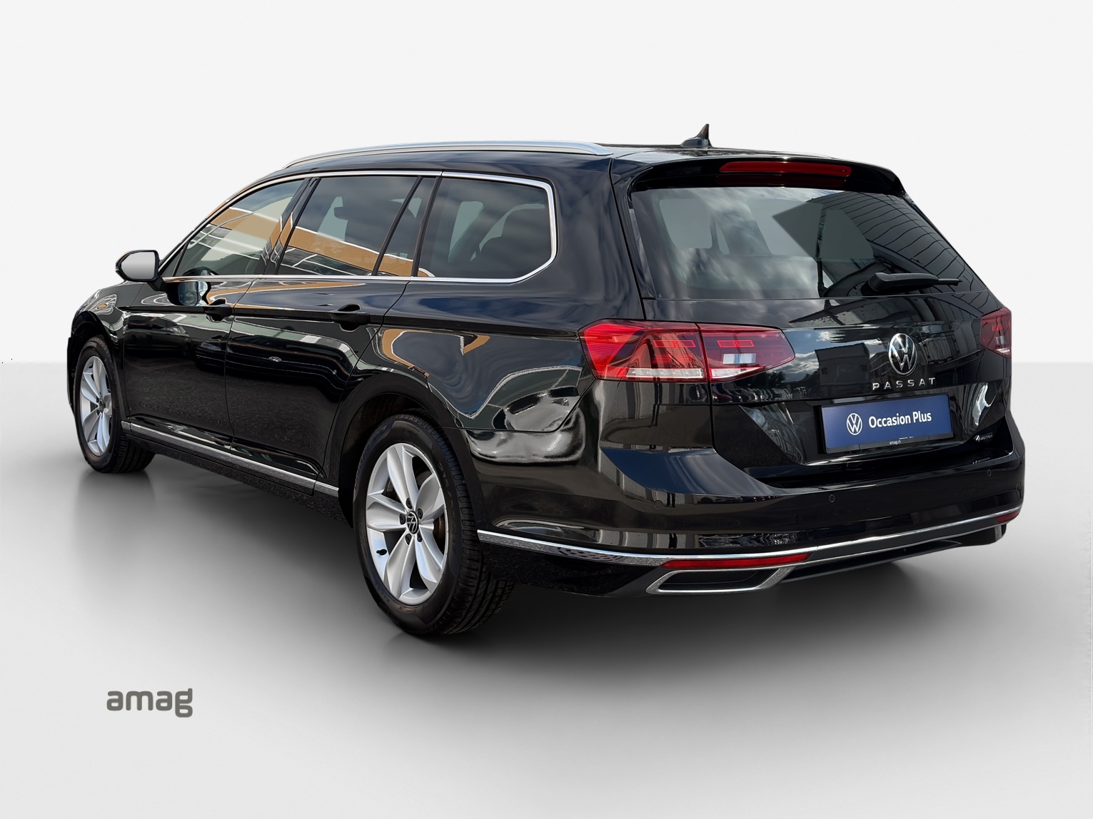 VW Passat 2.0 TDI BMT Elegance 4Motion DSG-image-2