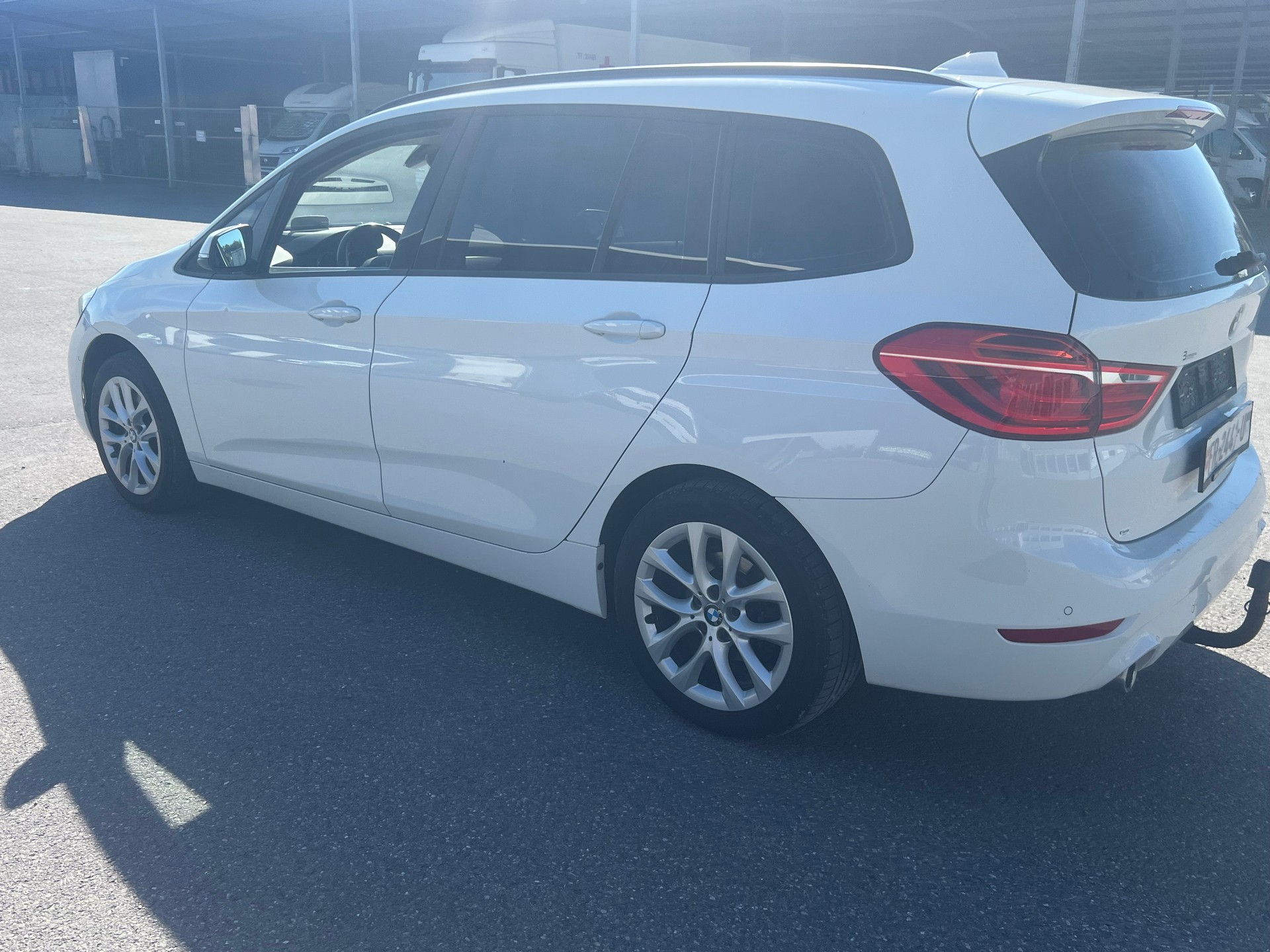 BMW 218d xDrive Gran Tourer Steptronic M Sport-image-3