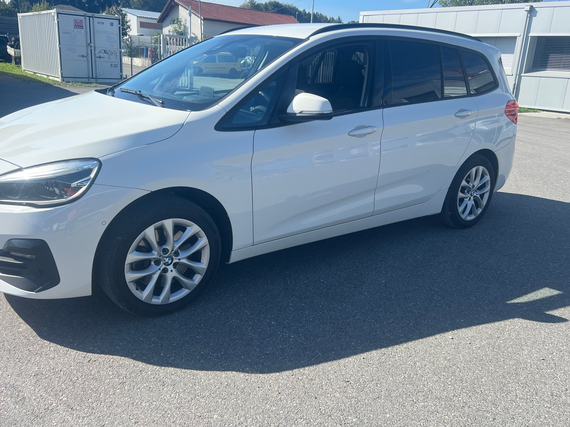 BMW 218d xDrive Gran Tourer Steptronic M Sport-image-4