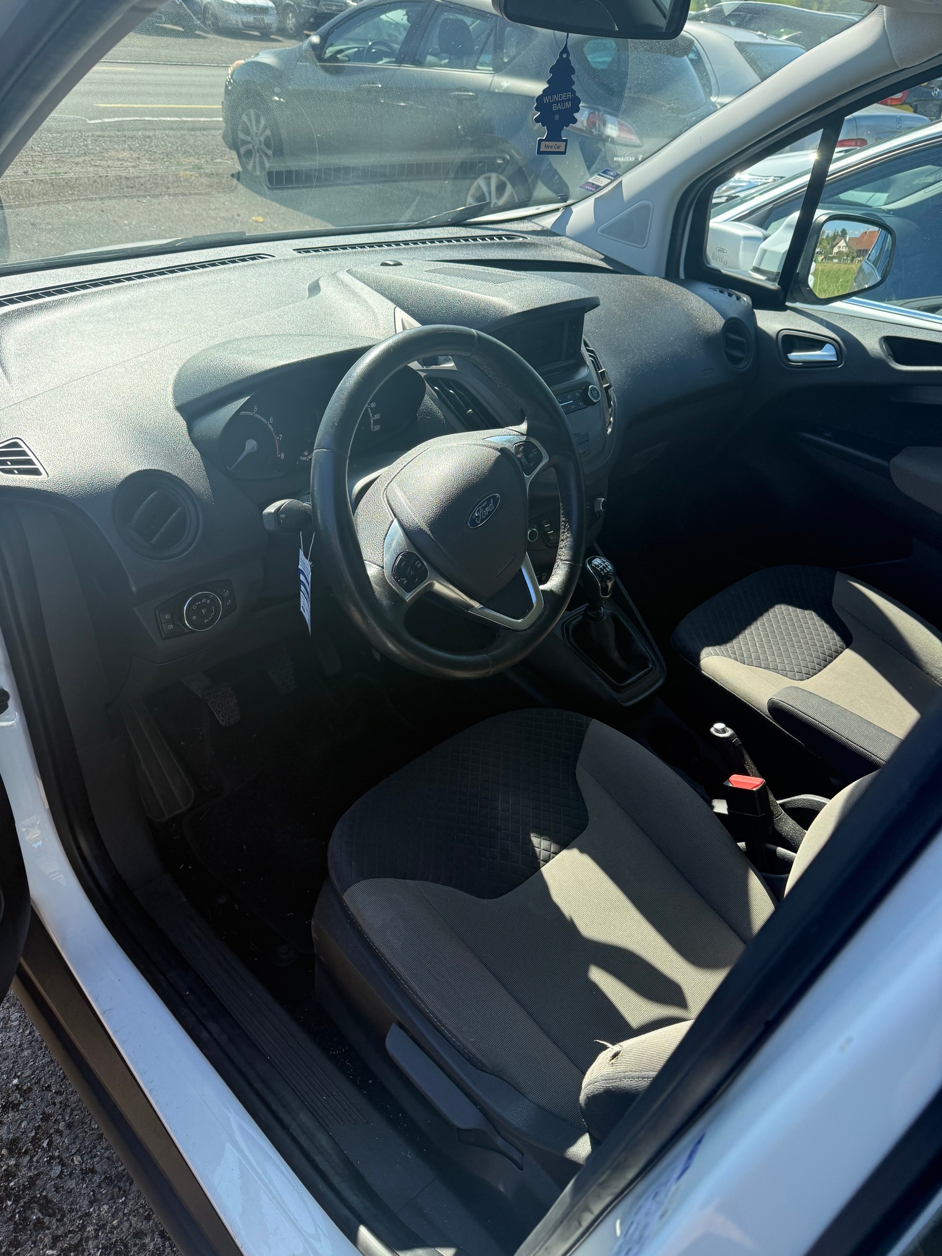 FORD Tourneo Courier 1.0 SCTi Trend-image-5