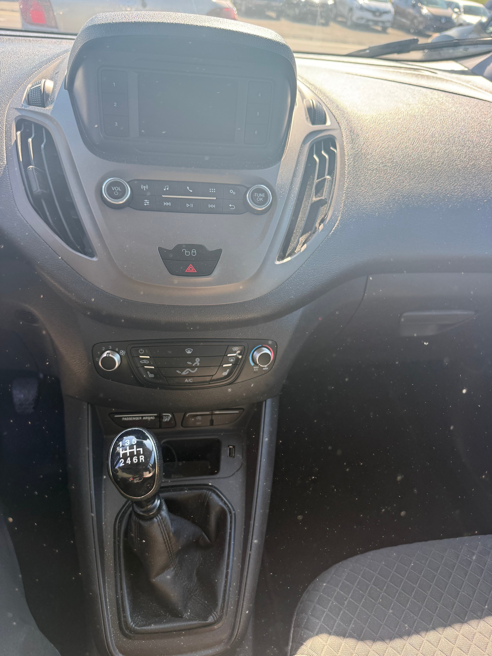 FORD Tourneo Courier 1.0 SCTi Trend-image-6