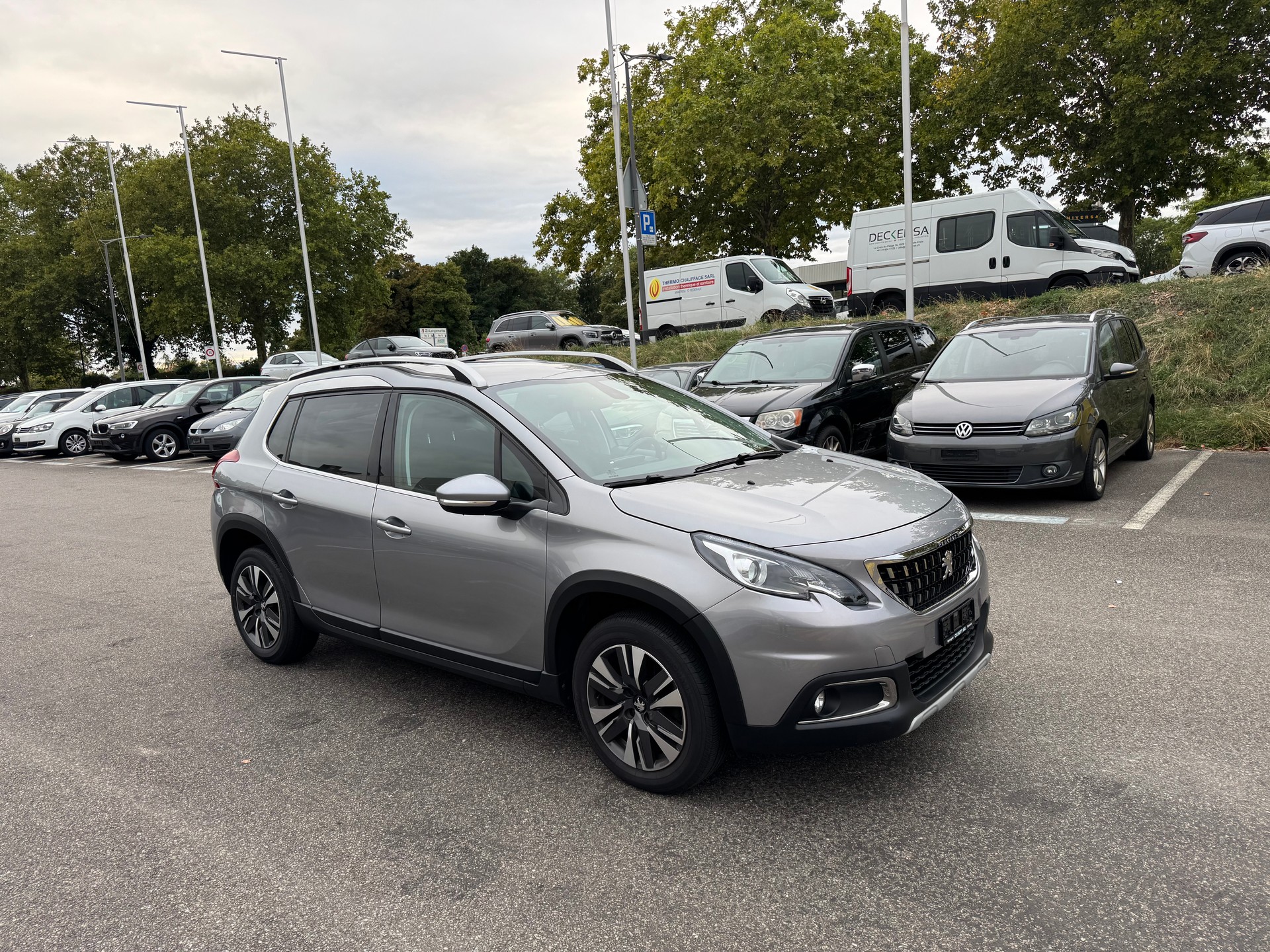 PEUGEOT 2008 1.2 PureTech Active EAT6-image-4